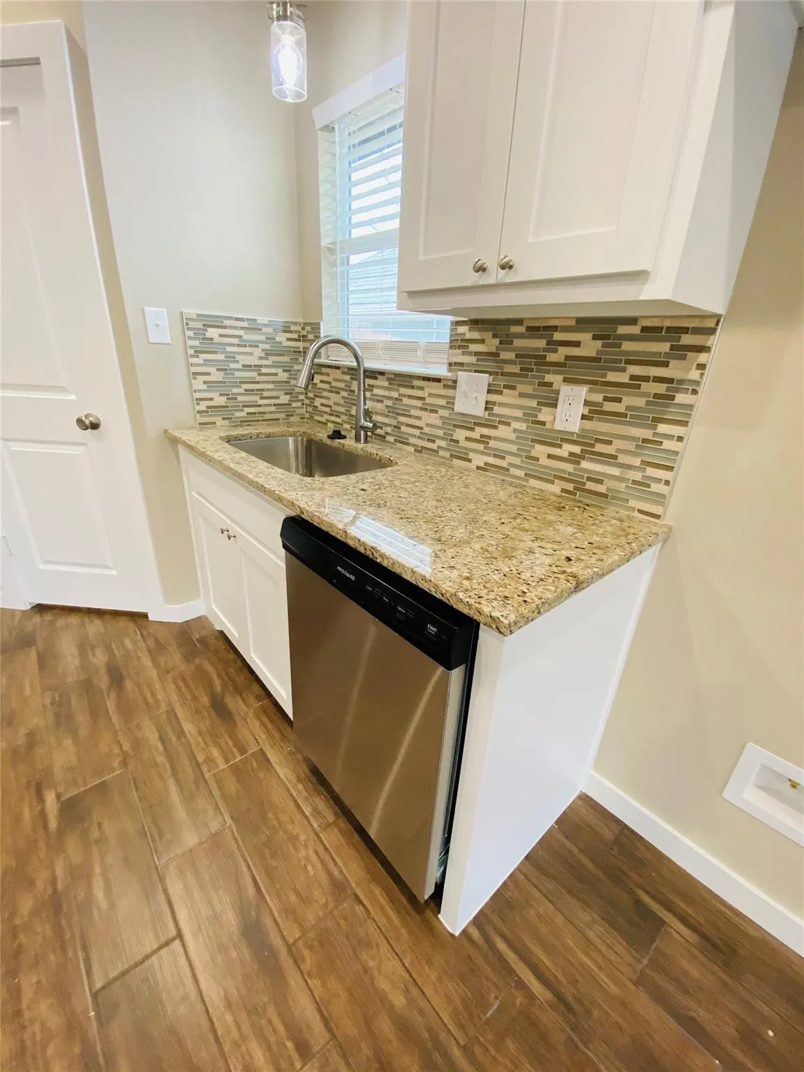 Single Family Residence For Rent in Grayson County , 307 N Colbert Avenue, Sherman, Texas 75090, 3 Bedroom, 2 Bathroom, Garage spaces, 1,230 Sqft, built in 2020, mls#21396510, Real Estate Agent in Sherman, Homes For Rent in Grayson county, Homes For Rent in Sherman, Realtor in Sherman Texas, Real Estate Brokerage Independent Realty Texas, Luminita Cordes Realtor