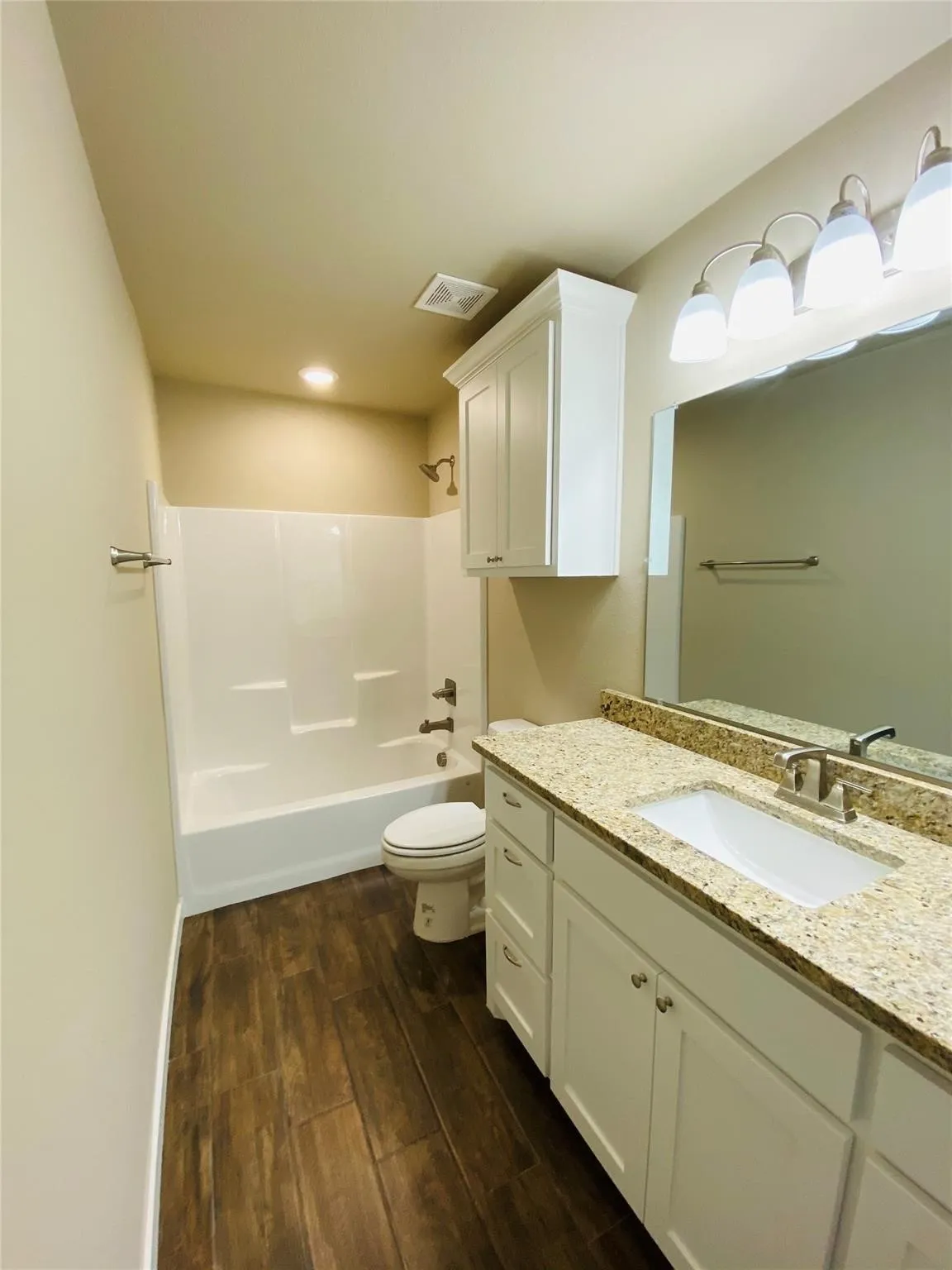 Single Family Residence For Rent in Grayson County , 307 N Colbert Avenue, Sherman, Texas 75090, 3 Bedroom, 2 Bathroom, Garage spaces, 1,230 Sqft, built in 2020, mls#21396510, Real Estate Agent in Sherman, Homes For Rent in Grayson county, Homes For Rent in Sherman, Realtor in Sherman Texas, Real Estate Brokerage Independent Realty Texas, Luminita Cordes Realtor