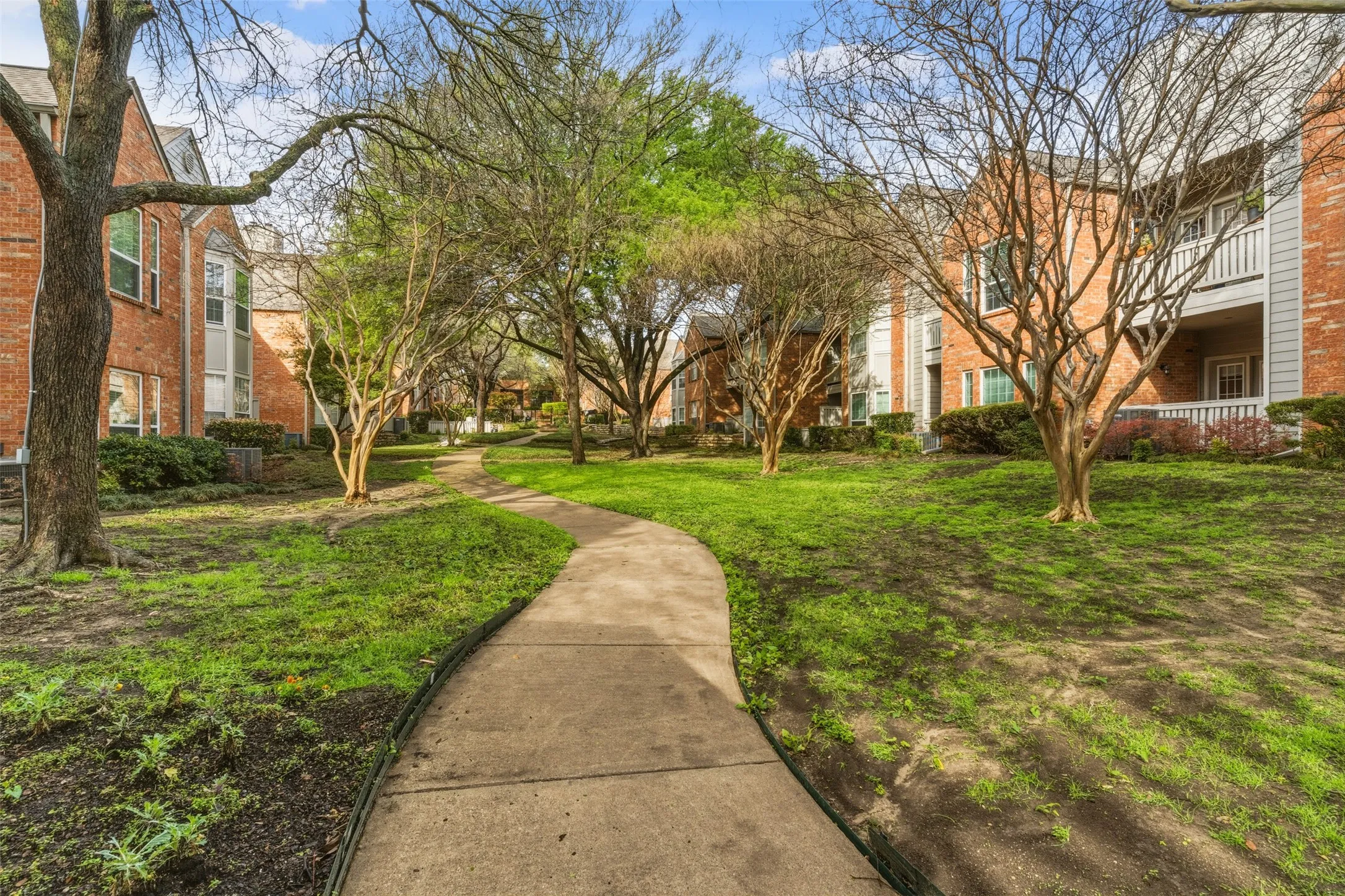 Condominium For Sale in Dallas County , 12660 Hillcrest Road 3205, Dallas, Texas 75230, 2 Bedroom, 2 Bathroom, Garage spaces, 1,154 Sqft, built in 1986, mls#21396509, Real Estate Agent in Dallas, Homes For Sale in Dallas county, Homes For Sale in Dallas, Realtor in Dallas Texas, Real Estate Brokerage Independent Realty Texas, Luminita Cordes Realtor