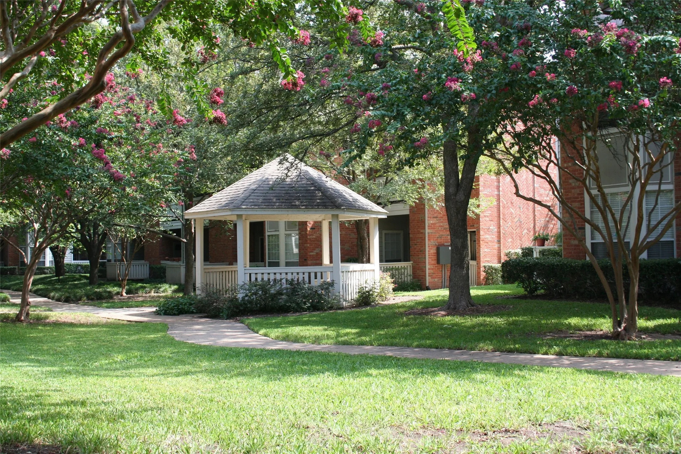 Condominium For Sale in Dallas County , 12660 Hillcrest Road 3205, Dallas, Texas 75230, 2 Bedroom, 2 Bathroom, Garage spaces, 1,154 Sqft, built in 1986, mls#21396509, Real Estate Agent in Dallas, Homes For Sale in Dallas county, Homes For Sale in Dallas, Realtor in Dallas Texas, Real Estate Brokerage Independent Realty Texas, Luminita Cordes Realtor