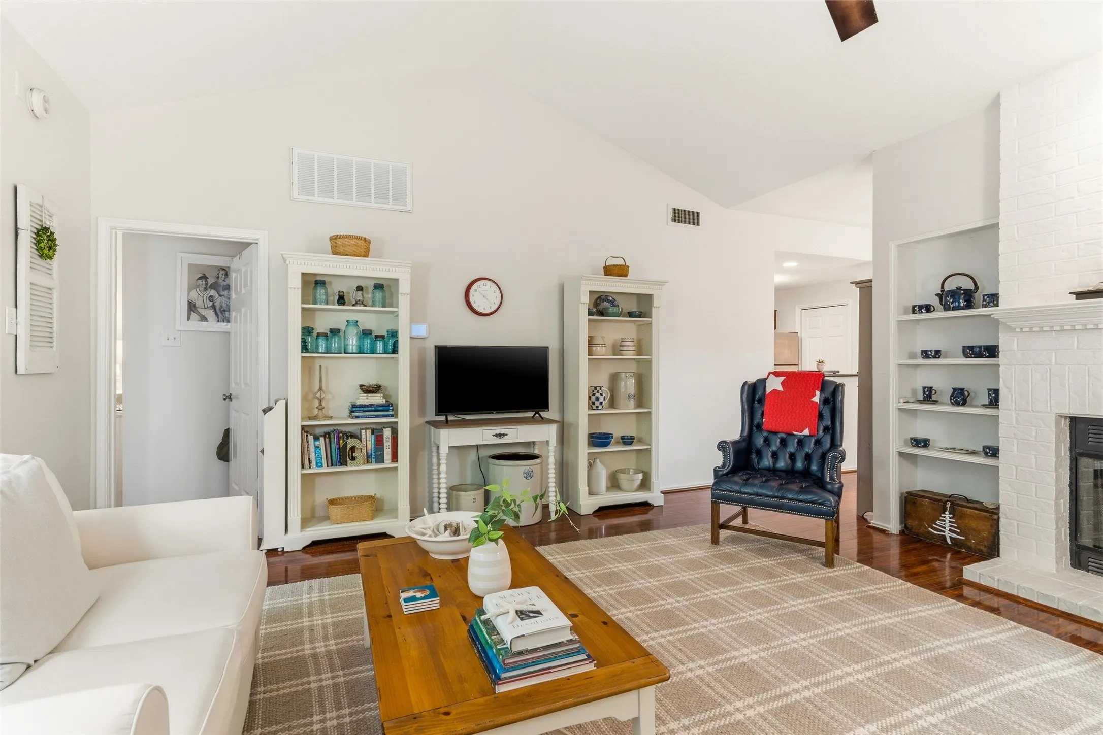 Condominium For Sale in Dallas County , 12660 Hillcrest Road 3205, Dallas, Texas 75230, 2 Bedroom, 2 Bathroom, Garage spaces, 1,154 Sqft, built in 1986, mls#21396509, Real Estate Agent in Dallas, Homes For Sale in Dallas county, Homes For Sale in Dallas, Realtor in Dallas Texas, Real Estate Brokerage Independent Realty Texas, Luminita Cordes Realtor