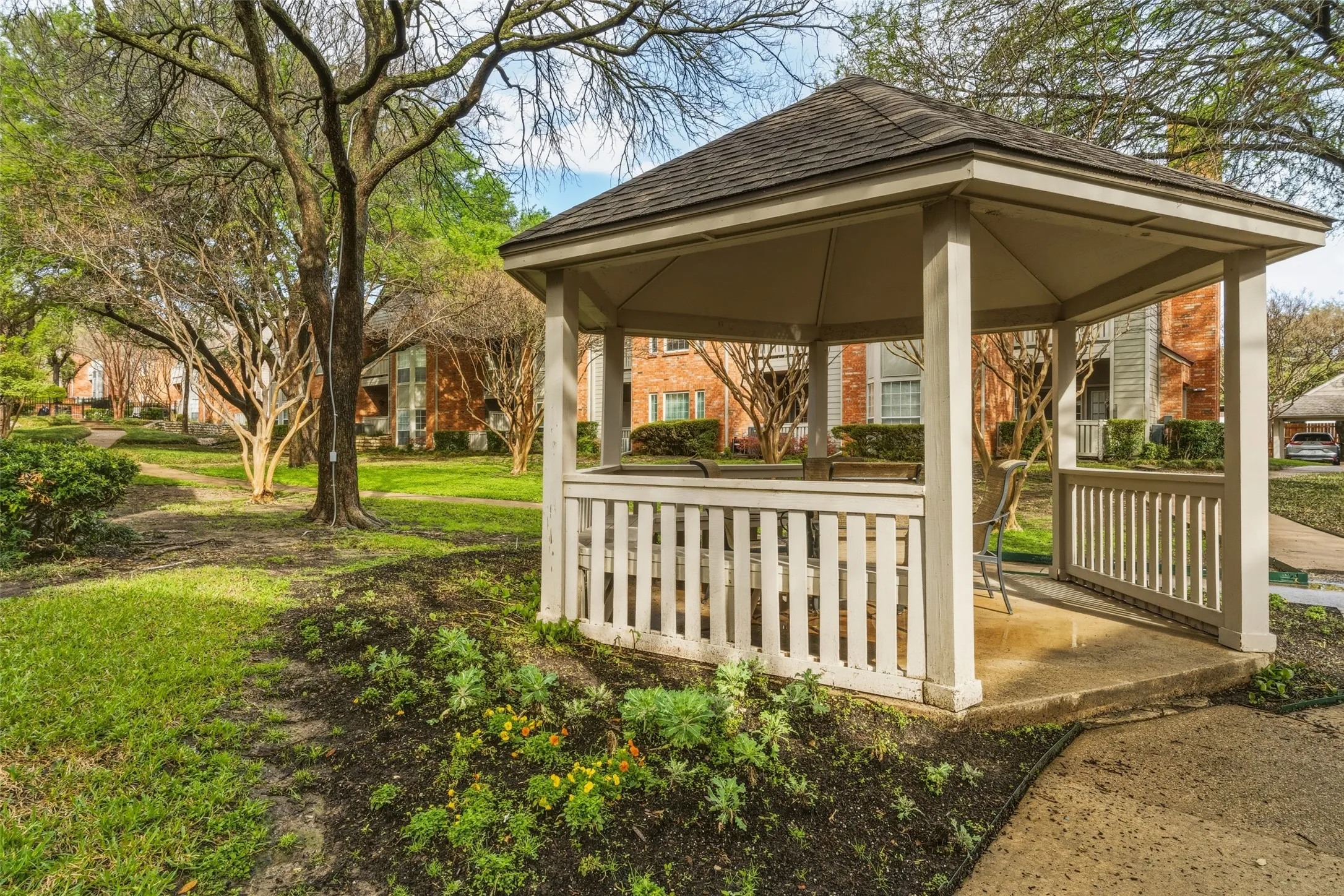 Condominium For Sale in Dallas County , 12660 Hillcrest Road 3205, Dallas, Texas 75230, 2 Bedroom, 2 Bathroom, Garage spaces, 1,154 Sqft, built in 1986, mls#21396509, Real Estate Agent in Dallas, Homes For Sale in Dallas county, Homes For Sale in Dallas, Realtor in Dallas Texas, Real Estate Brokerage Independent Realty Texas, Luminita Cordes Realtor