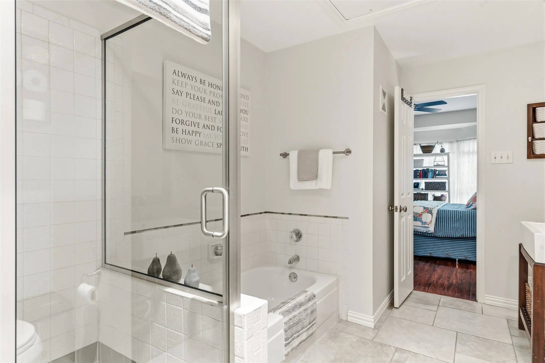 Condominium For Sale in Dallas County , 12660 Hillcrest Road 3205, Dallas, Texas 75230, 2 Bedroom, 2 Bathroom, Garage spaces, 1,154 Sqft, built in 1986, mls#21396509, Real Estate Agent in Dallas, Homes For Sale in Dallas county, Homes For Sale in Dallas, Realtor in Dallas Texas, Real Estate Brokerage Independent Realty Texas, Luminita Cordes Realtor