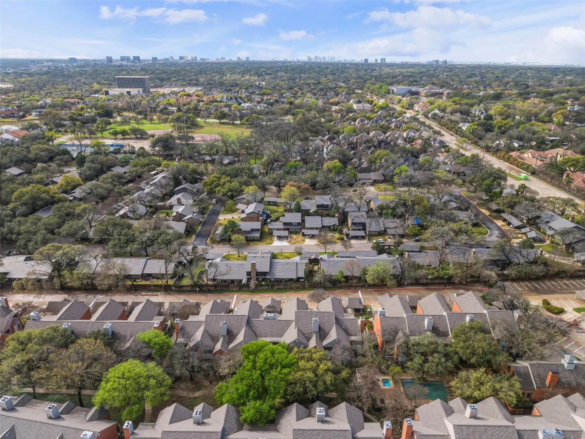Condominium For Sale in Dallas County , 12660 Hillcrest Road 3205, Dallas, Texas 75230, 2 Bedroom, 2 Bathroom, Garage spaces, 1,154 Sqft, built in 1986, mls#21396509, Real Estate Agent in Dallas, Homes For Sale in Dallas county, Homes For Sale in Dallas, Realtor in Dallas Texas, Real Estate Brokerage Independent Realty Texas, Luminita Cordes Realtor
