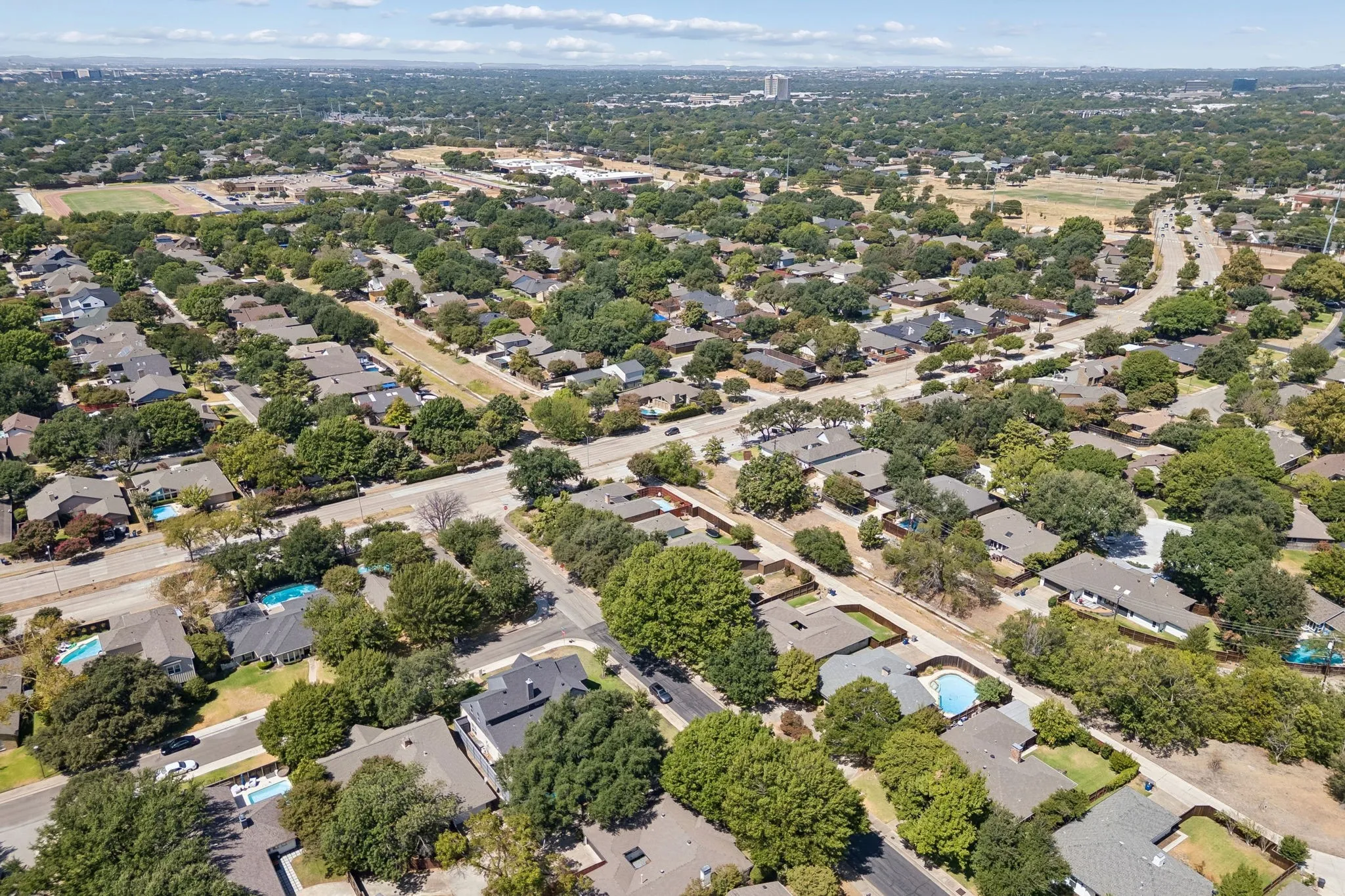 Single Family Residence For Sale in Dallas County , 7210 Bluefield Drive, Dallas, Texas 75248, 4 Bedroom, 3 Bathroom, 2 Garage spaces, 2,421 Sqft, built in 1973, mls#21380631, Real Estate Agent in Dallas, Homes For Sale in Dallas county, Homes For Sale in Dallas, Realtor in Dallas Texas, Real Estate Brokerage Independent Realty Texas, Luminita Cordes Realtor