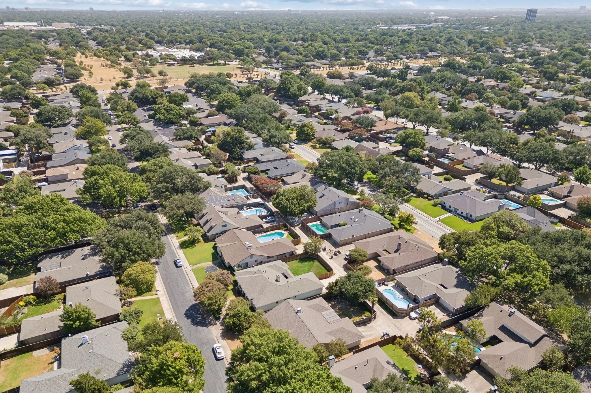 Single Family Residence For Sale in Dallas County , 7210 Bluefield Drive, Dallas, Texas 75248, 4 Bedroom, 3 Bathroom, 2 Garage spaces, 2,421 Sqft, built in 1973, mls#21380631, Real Estate Agent in Dallas, Homes For Sale in Dallas county, Homes For Sale in Dallas, Realtor in Dallas Texas, Real Estate Brokerage Independent Realty Texas, Luminita Cordes Realtor