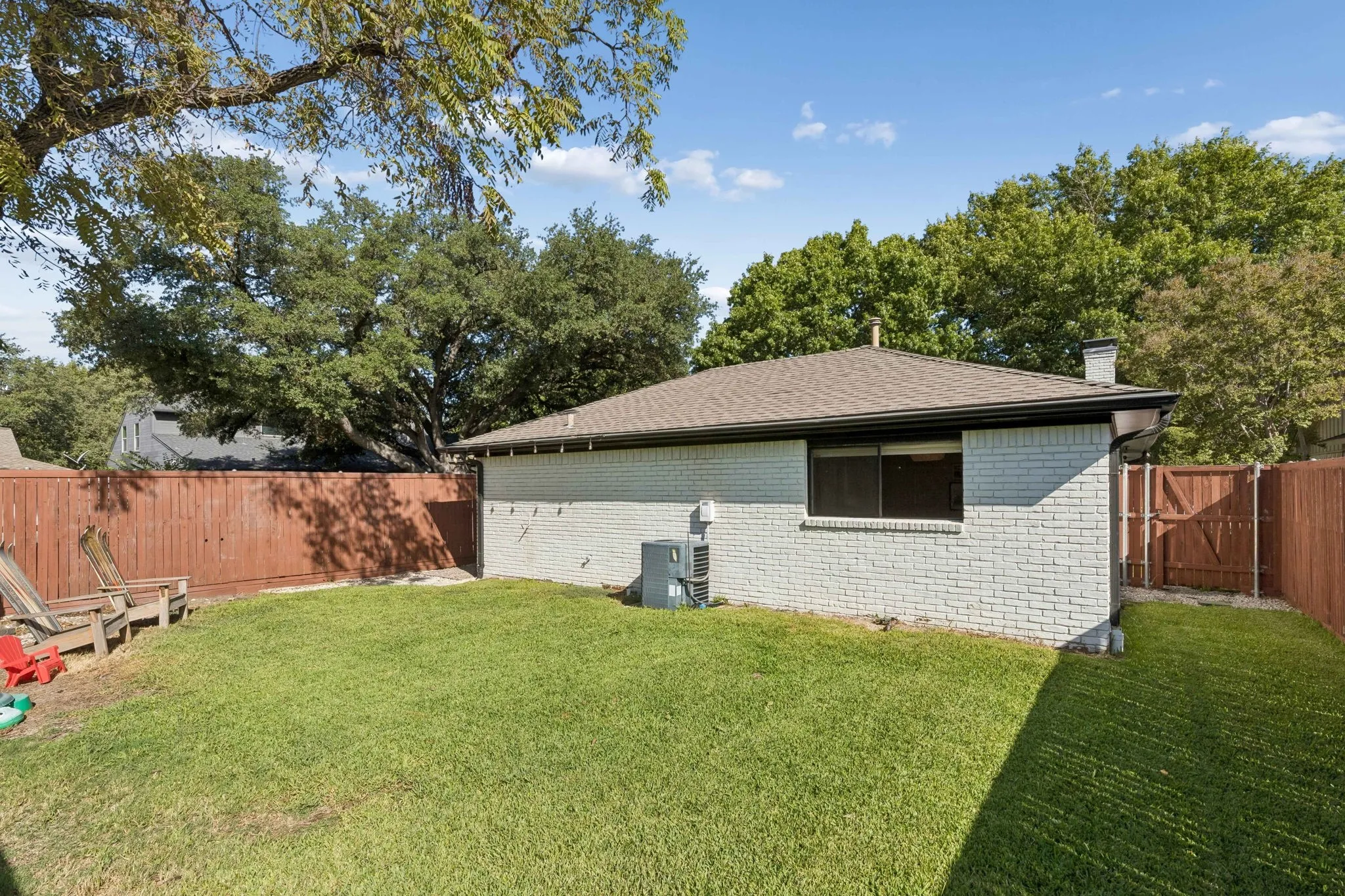 Single Family Residence For Sale in Dallas County , 7210 Bluefield Drive, Dallas, Texas 75248, 4 Bedroom, 3 Bathroom, 2 Garage spaces, 2,421 Sqft, built in 1973, mls#21380631, Real Estate Agent in Dallas, Homes For Sale in Dallas county, Homes For Sale in Dallas, Realtor in Dallas Texas, Real Estate Brokerage Independent Realty Texas, Luminita Cordes Realtor