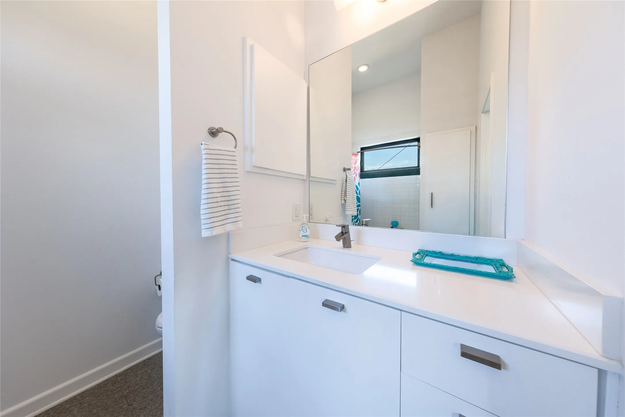 2nd floor shared bath