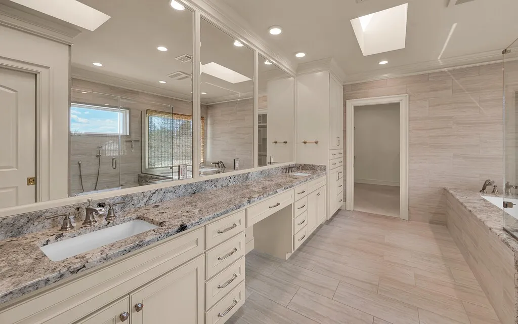 Single Family Residence For Sale in Burnet County , 3989 Sunset Cliff Road, Burnet, Texas 78611, 3 Bedroom, 3 Bathroom, 2 Garage spaces, 3,921 Sqft, built in 2021, mls#21390633, Real Estate Agent in Burnet, Homes For Sale in Burnet county, Homes For Sale in Burnet, Realtor in Burnet Texas, Real Estate Brokerage Independent Realty Texas, Luminita Cordes Realtor