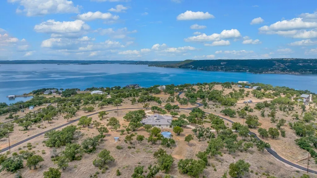 Single Family Residence For Sale in Burnet County , 3989 Sunset Cliff Road, Burnet, Texas 78611, 3 Bedroom, 3 Bathroom, 2 Garage spaces, 3,921 Sqft, built in 2021, mls#21390633, Real Estate Agent in Burnet, Homes For Sale in Burnet county, Homes For Sale in Burnet, Realtor in Burnet Texas, Real Estate Brokerage Independent Realty Texas, Luminita Cordes Realtor