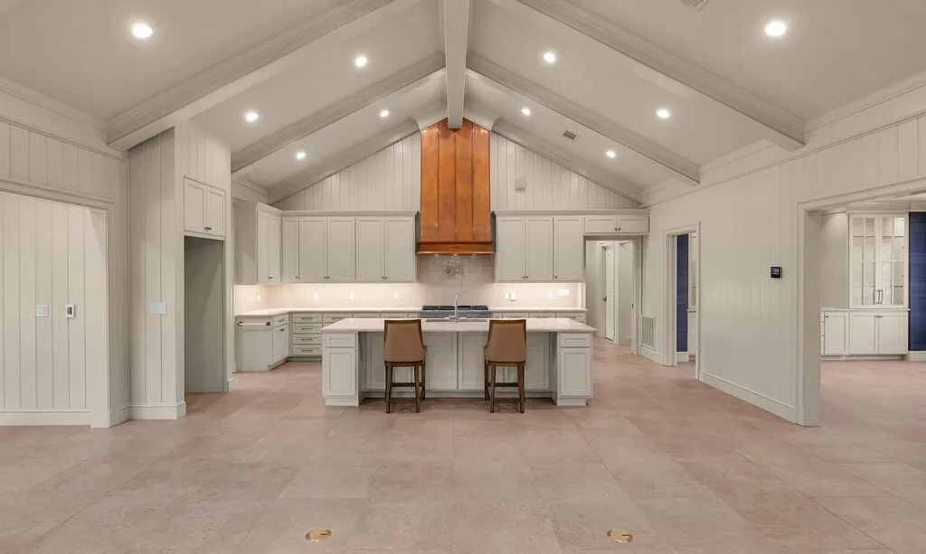 Single Family Residence For Sale in Burnet County , 3989 Sunset Cliff Road, Burnet, Texas 78611, 3 Bedroom, 3 Bathroom, 2 Garage spaces, 3,921 Sqft, built in 2021, mls#21390633, Real Estate Agent in Burnet, Homes For Sale in Burnet county, Homes For Sale in Burnet, Realtor in Burnet Texas, Real Estate Brokerage Independent Realty Texas, Luminita Cordes Realtor