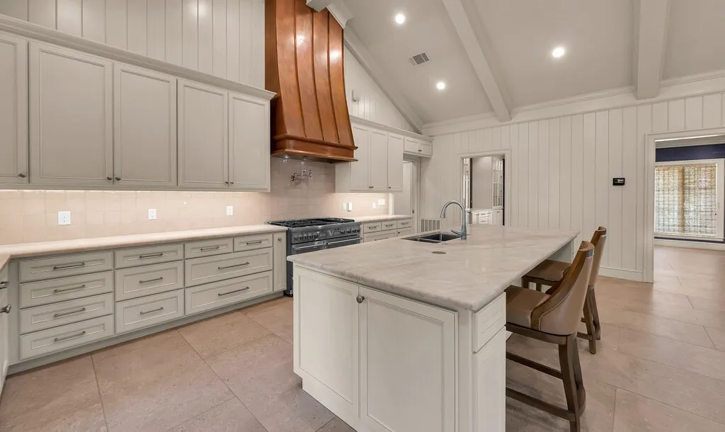 Single Family Residence For Sale in Burnet County , 3989 Sunset Cliff Road, Burnet, Texas 78611, 3 Bedroom, 3 Bathroom, 2 Garage spaces, 3,921 Sqft, built in 2021, mls#21390633, Real Estate Agent in Burnet, Homes For Sale in Burnet county, Homes For Sale in Burnet, Realtor in Burnet Texas, Real Estate Brokerage Independent Realty Texas, Luminita Cordes Realtor