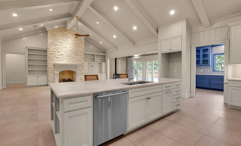 Single Family Residence For Sale in Burnet County , 3989 Sunset Cliff Road, Burnet, Texas 78611, 3 Bedroom, 3 Bathroom, 2 Garage spaces, 3,921 Sqft, built in 2021, mls#21390633, Real Estate Agent in Burnet, Homes For Sale in Burnet county, Homes For Sale in Burnet, Realtor in Burnet Texas, Real Estate Brokerage Independent Realty Texas, Luminita Cordes Realtor