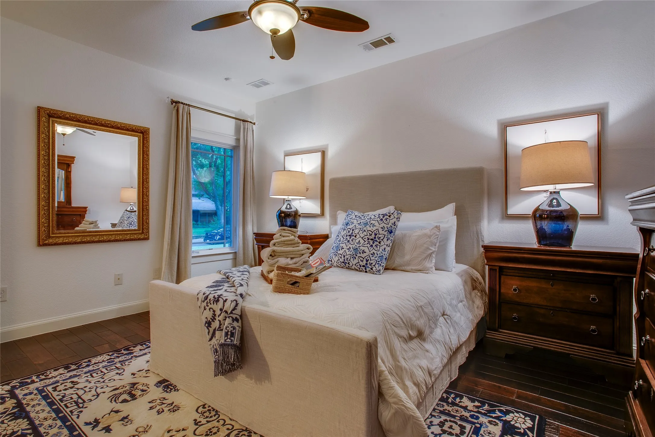 Single Family Residence For Sale in Dallas County , 9431 Hobart Street, Dallas, Texas 75218, 4 Bedroom, 2 Bathroom, 2 Garage spaces, 2,436 Sqft, built in 2014, mls#21392649, Real Estate Agent in Dallas, Homes For Sale in Dallas county, Homes For Sale in Dallas, Realtor in Dallas Texas, Real Estate Brokerage Independent Realty Texas, Luminita Cordes Realtor