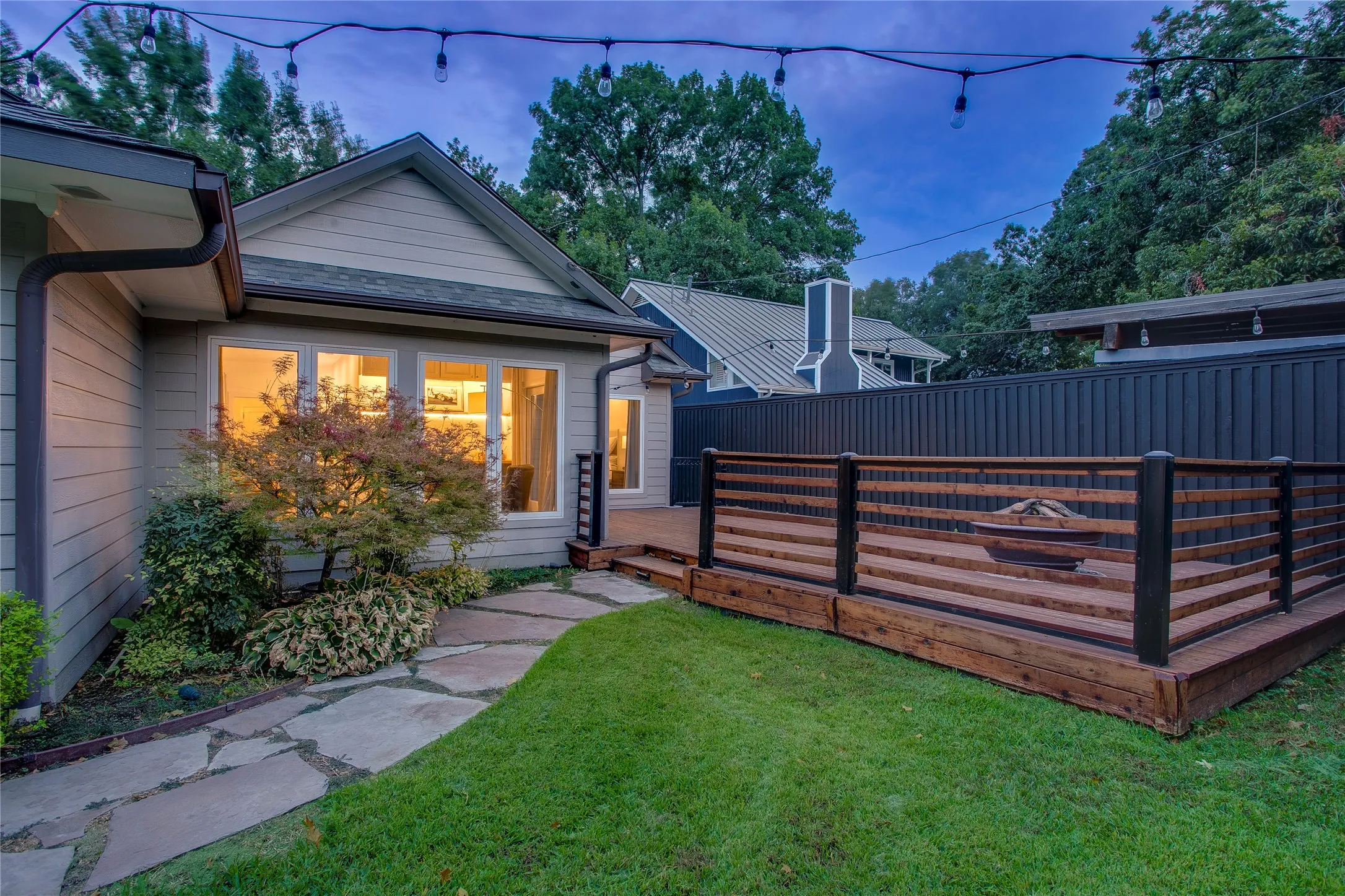 Single Family Residence For Sale in Dallas County , 9431 Hobart Street, Dallas, Texas 75218, 4 Bedroom, 2 Bathroom, 2 Garage spaces, 2,436 Sqft, built in 2014, mls#21392649, Real Estate Agent in Dallas, Homes For Sale in Dallas county, Homes For Sale in Dallas, Realtor in Dallas Texas, Real Estate Brokerage Independent Realty Texas, Luminita Cordes Realtor