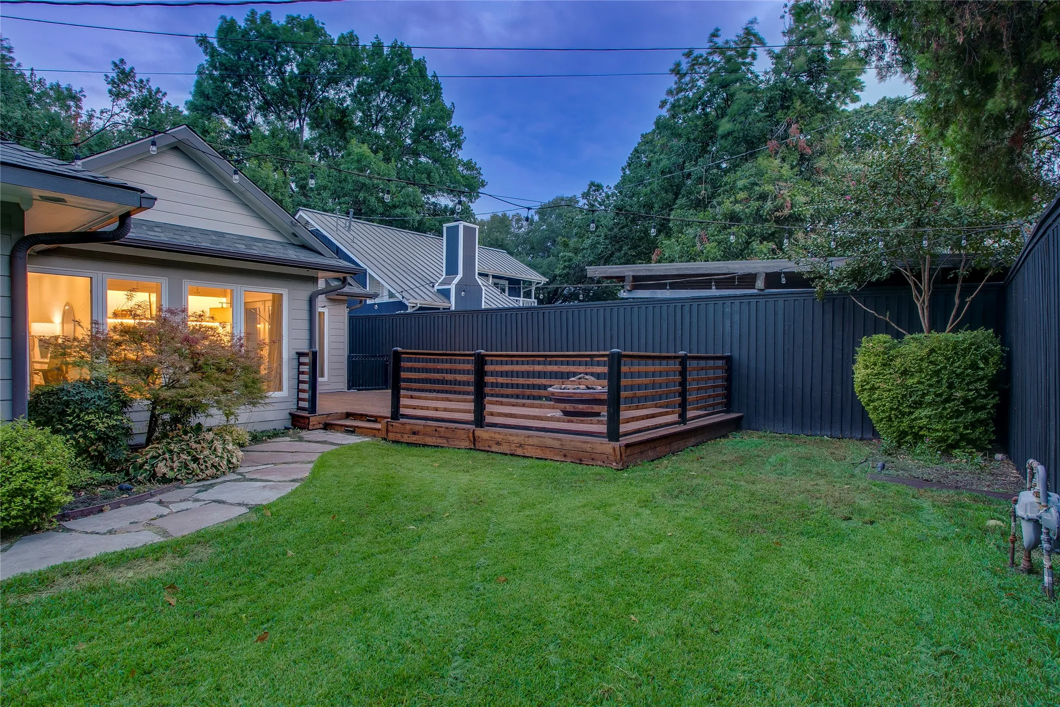 Single Family Residence For Sale in Dallas County , 9431 Hobart Street, Dallas, Texas 75218, 4 Bedroom, 2 Bathroom, 2 Garage spaces, 2,436 Sqft, built in 2014, mls#21392649, Real Estate Agent in Dallas, Homes For Sale in Dallas county, Homes For Sale in Dallas, Realtor in Dallas Texas, Real Estate Brokerage Independent Realty Texas, Luminita Cordes Realtor
