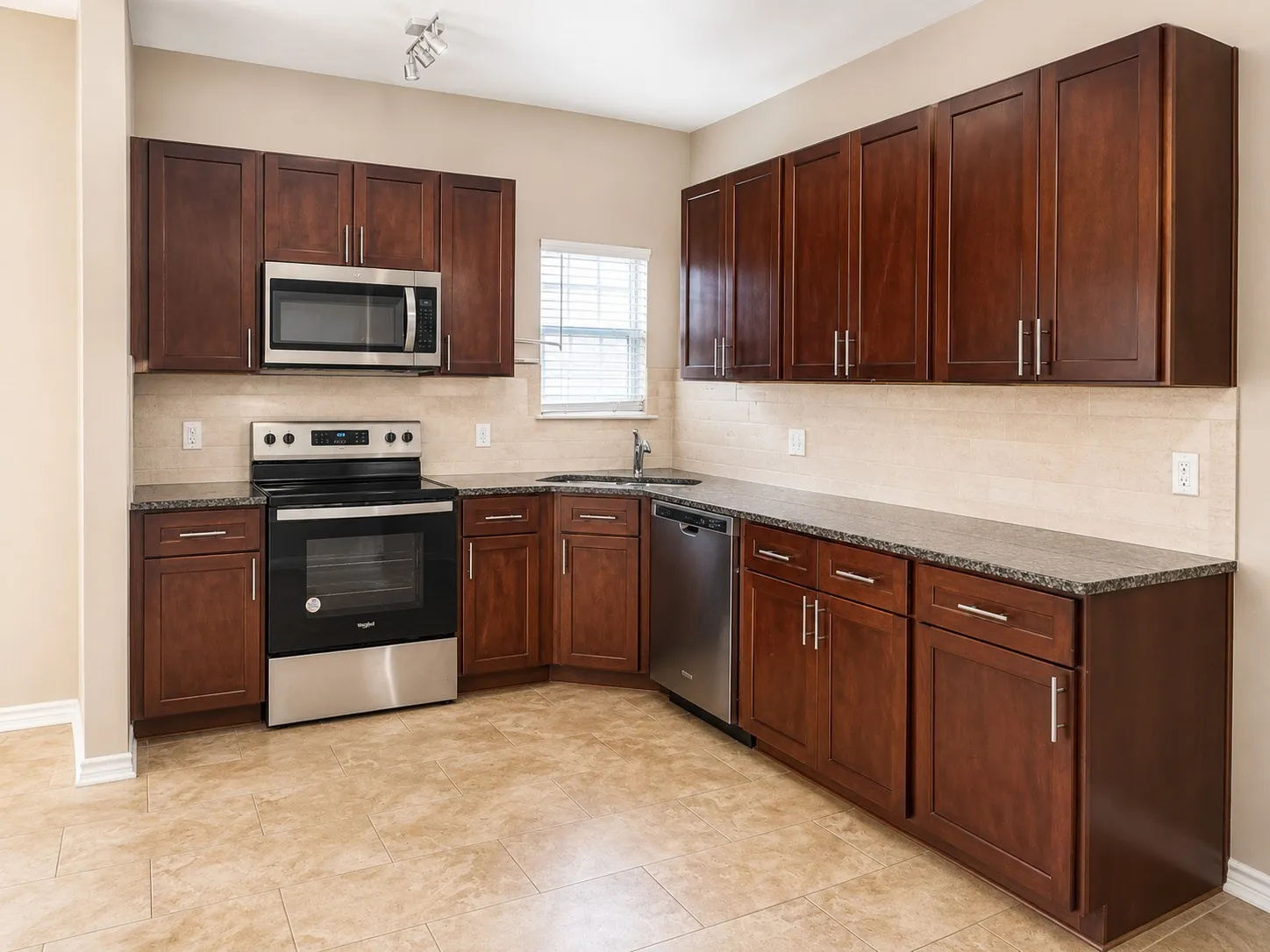 Single Family Residence For Rent in Fannin County , 719 E 6th Street, Bonham, Texas 75418, 3 Bedroom, 3 Bathroom, Garage spaces, 1,791 Sqft, built in 2019, mls#21396516, Real Estate Agent in Bonham, Homes For Rent in Fannin county, Homes For Rent in Bonham, Realtor in Bonham Texas, Real Estate Brokerage Independent Realty Texas, Luminita Cordes Realtor