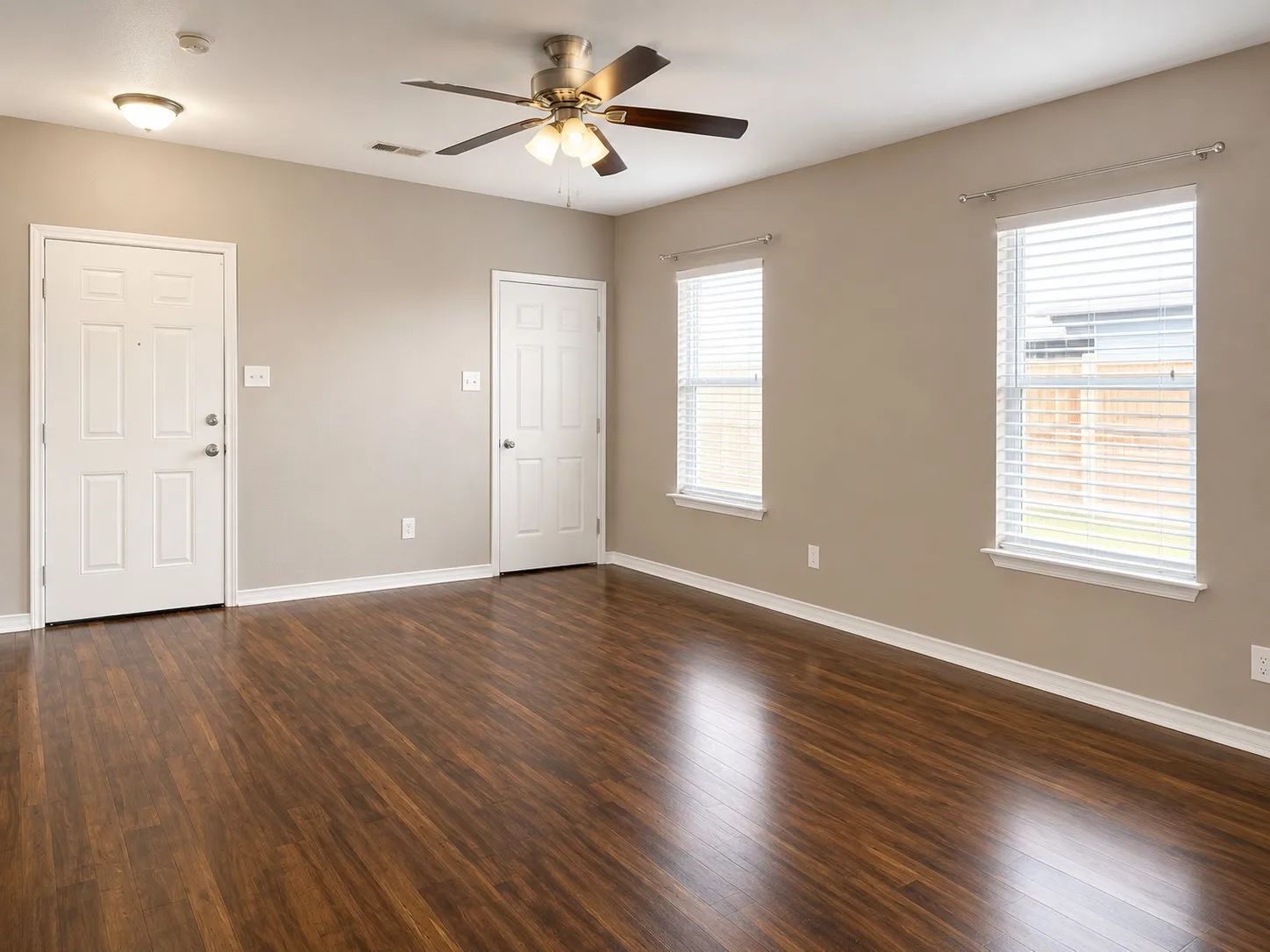 Single Family Residence For Rent in Fannin County , 719 E 6th Street, Bonham, Texas 75418, 3 Bedroom, 3 Bathroom, Garage spaces, 1,791 Sqft, built in 2019, mls#21396516, Real Estate Agent in Bonham, Homes For Rent in Fannin county, Homes For Rent in Bonham, Realtor in Bonham Texas, Real Estate Brokerage Independent Realty Texas, Luminita Cordes Realtor