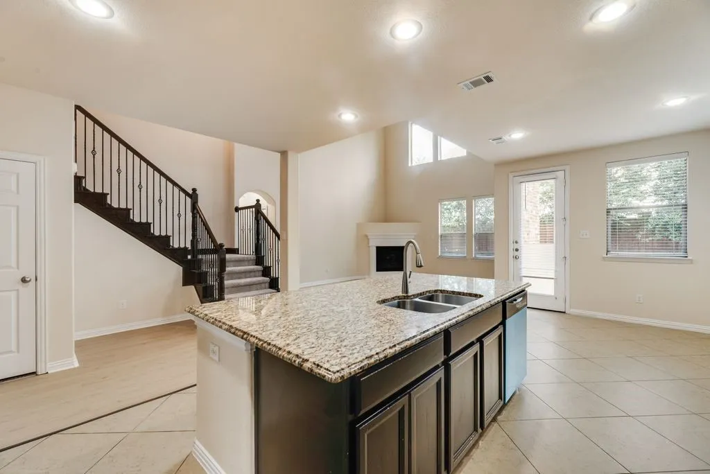 Single Family Residence For Rent in Dallas County , 415 San Marcos Drive, Irving, Texas 75039, 5 Bedroom, 4 Bathroom, 2 Garage spaces, 2,669 Sqft, built in 2012, mls#21396500, Real Estate Agent in Irving, Homes For Rent in Dallas county, Homes For Rent in Irving, Realtor in Irving Texas, Real Estate Brokerage Independent Realty Texas, Luminita Cordes Realtor