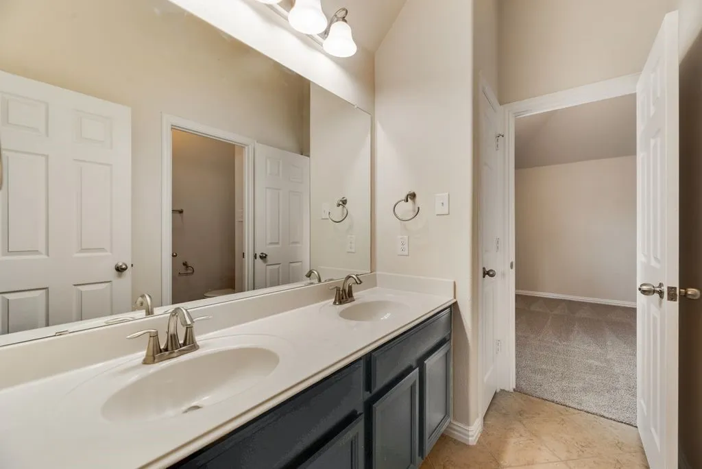 Single Family Residence For Rent in Dallas County , 415 San Marcos Drive, Irving, Texas 75039, 5 Bedroom, 4 Bathroom, 2 Garage spaces, 2,669 Sqft, built in 2012, mls#21396500, Real Estate Agent in Irving, Homes For Rent in Dallas county, Homes For Rent in Irving, Realtor in Irving Texas, Real Estate Brokerage Independent Realty Texas, Luminita Cordes Realtor
