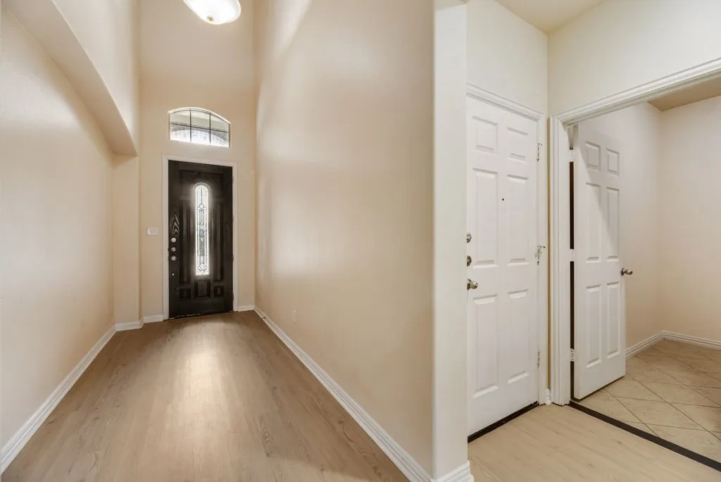 Single Family Residence For Rent in Dallas County , 415 San Marcos Drive, Irving, Texas 75039, 5 Bedroom, 4 Bathroom, 2 Garage spaces, 2,669 Sqft, built in 2012, mls#21396500, Real Estate Agent in Irving, Homes For Rent in Dallas county, Homes For Rent in Irving, Realtor in Irving Texas, Real Estate Brokerage Independent Realty Texas, Luminita Cordes Realtor