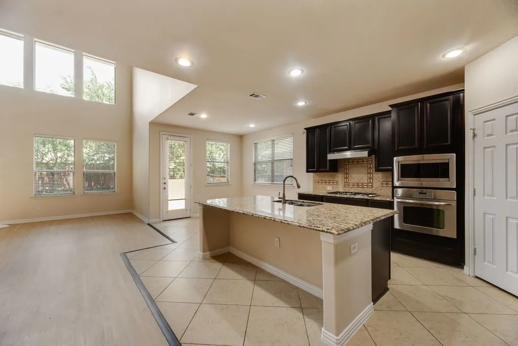 Single Family Residence For Rent in Dallas County , 415 San Marcos Drive, Irving, Texas 75039, 5 Bedroom, 4 Bathroom, 2 Garage spaces, 2,669 Sqft, built in 2012, mls#21396500, Real Estate Agent in Irving, Homes For Rent in Dallas county, Homes For Rent in Irving, Realtor in Irving Texas, Real Estate Brokerage Independent Realty Texas, Luminita Cordes Realtor