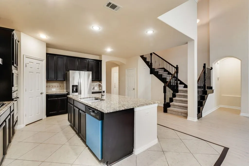 Single Family Residence For Rent in Dallas County , 415 San Marcos Drive, Irving, Texas 75039, 5 Bedroom, 4 Bathroom, 2 Garage spaces, 2,669 Sqft, built in 2012, mls#21396500, Real Estate Agent in Irving, Homes For Rent in Dallas county, Homes For Rent in Irving, Realtor in Irving Texas, Real Estate Brokerage Independent Realty Texas, Luminita Cordes Realtor