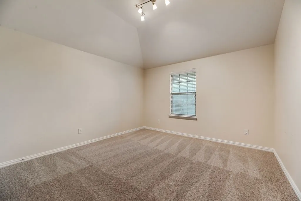 Single Family Residence For Rent in Dallas County , 415 San Marcos Drive, Irving, Texas 75039, 5 Bedroom, 4 Bathroom, 2 Garage spaces, 2,669 Sqft, built in 2012, mls#21396500, Real Estate Agent in Irving, Homes For Rent in Dallas county, Homes For Rent in Irving, Realtor in Irving Texas, Real Estate Brokerage Independent Realty Texas, Luminita Cordes Realtor