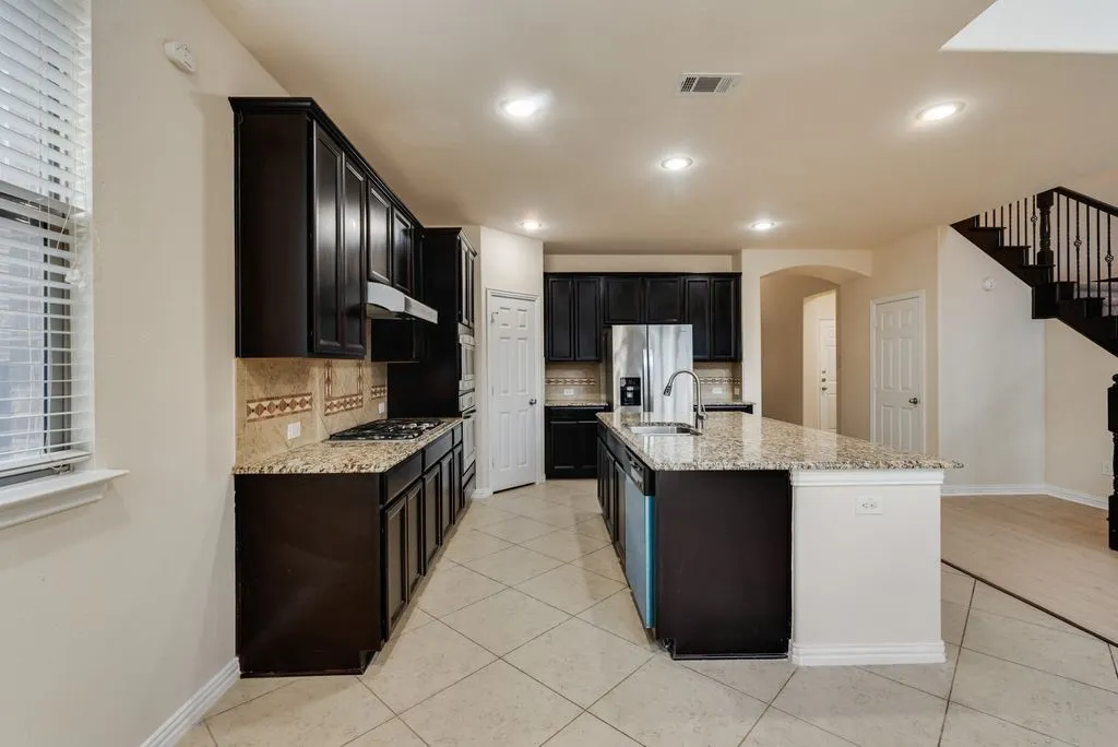 Single Family Residence For Rent in Dallas County , 415 San Marcos Drive, Irving, Texas 75039, 5 Bedroom, 4 Bathroom, 2 Garage spaces, 2,669 Sqft, built in 2012, mls#21396500, Real Estate Agent in Irving, Homes For Rent in Dallas county, Homes For Rent in Irving, Realtor in Irving Texas, Real Estate Brokerage Independent Realty Texas, Luminita Cordes Realtor