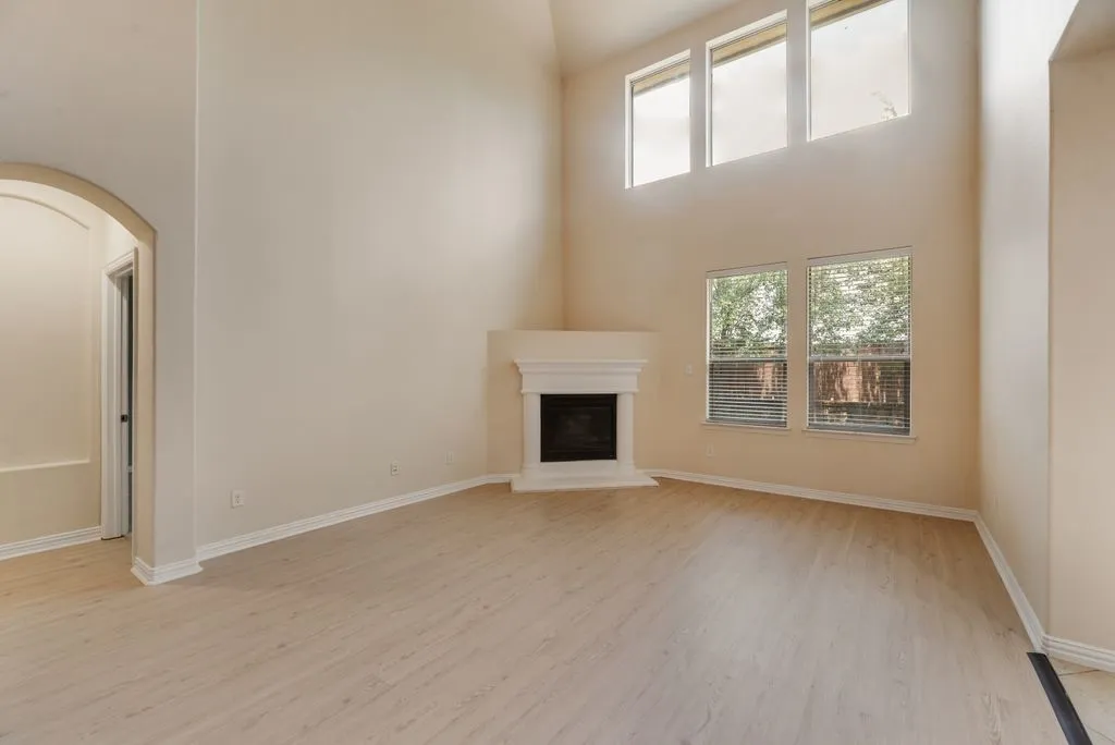 Single Family Residence For Rent in Dallas County , 415 San Marcos Drive, Irving, Texas 75039, 5 Bedroom, 4 Bathroom, 2 Garage spaces, 2,669 Sqft, built in 2012, mls#21396500, Real Estate Agent in Irving, Homes For Rent in Dallas county, Homes For Rent in Irving, Realtor in Irving Texas, Real Estate Brokerage Independent Realty Texas, Luminita Cordes Realtor
