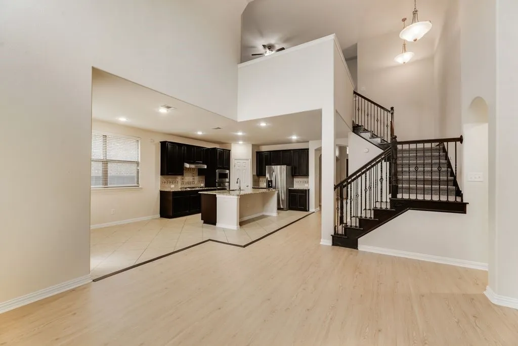 Single Family Residence For Rent in Dallas County , 415 San Marcos Drive, Irving, Texas 75039, 5 Bedroom, 4 Bathroom, 2 Garage spaces, 2,669 Sqft, built in 2012, mls#21396500, Real Estate Agent in Irving, Homes For Rent in Dallas county, Homes For Rent in Irving, Realtor in Irving Texas, Real Estate Brokerage Independent Realty Texas, Luminita Cordes Realtor