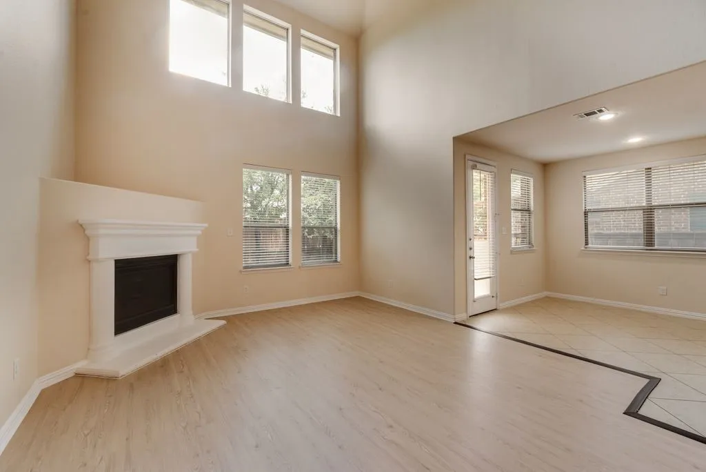 Single Family Residence For Rent in Dallas County , 415 San Marcos Drive, Irving, Texas 75039, 5 Bedroom, 4 Bathroom, 2 Garage spaces, 2,669 Sqft, built in 2012, mls#21396500, Real Estate Agent in Irving, Homes For Rent in Dallas county, Homes For Rent in Irving, Realtor in Irving Texas, Real Estate Brokerage Independent Realty Texas, Luminita Cordes Realtor