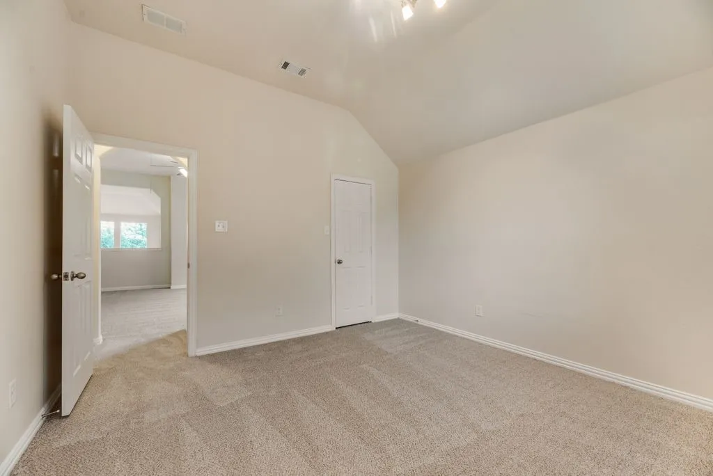 Single Family Residence For Rent in Dallas County , 415 San Marcos Drive, Irving, Texas 75039, 5 Bedroom, 4 Bathroom, 2 Garage spaces, 2,669 Sqft, built in 2012, mls#21396500, Real Estate Agent in Irving, Homes For Rent in Dallas county, Homes For Rent in Irving, Realtor in Irving Texas, Real Estate Brokerage Independent Realty Texas, Luminita Cordes Realtor