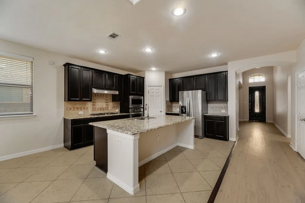Single Family Residence For Rent in Dallas County , 415 San Marcos Drive, Irving, Texas 75039, 5 Bedroom, 4 Bathroom, 2 Garage spaces, 2,669 Sqft, built in 2012, mls#21396500, Real Estate Agent in Irving, Homes For Rent in Dallas county, Homes For Rent in Irving, Realtor in Irving Texas, Real Estate Brokerage Independent Realty Texas, Luminita Cordes Realtor