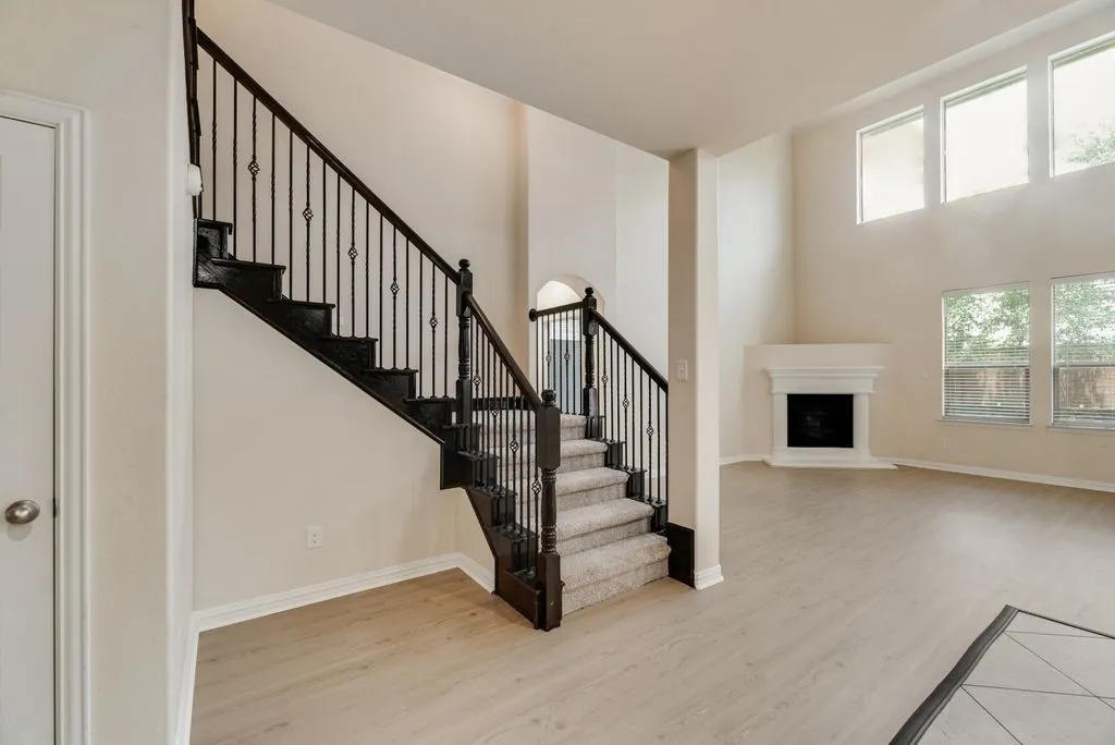 Single Family Residence For Rent in Dallas County , 415 San Marcos Drive, Irving, Texas 75039, 5 Bedroom, 4 Bathroom, 2 Garage spaces, 2,669 Sqft, built in 2012, mls#21396500, Real Estate Agent in Irving, Homes For Rent in Dallas county, Homes For Rent in Irving, Realtor in Irving Texas, Real Estate Brokerage Independent Realty Texas, Luminita Cordes Realtor