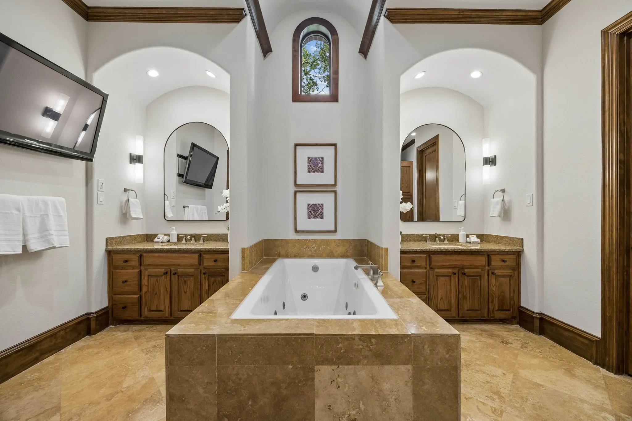 Single Family Residence For Sale in Denton County , 505 King Ranch Road, Southlake, Texas 76092, 5 Bedroom, 5 Bathroom, 3 Garage spaces, 6,568 Sqft, built in 2003, mls#21394903, Real Estate Agent in Southlake, Homes For Sale in Denton county, Homes For Sale in Southlake, Realtor in Southlake Texas, Real Estate Brokerage Independent Realty Texas, Luminita Cordes Realtor