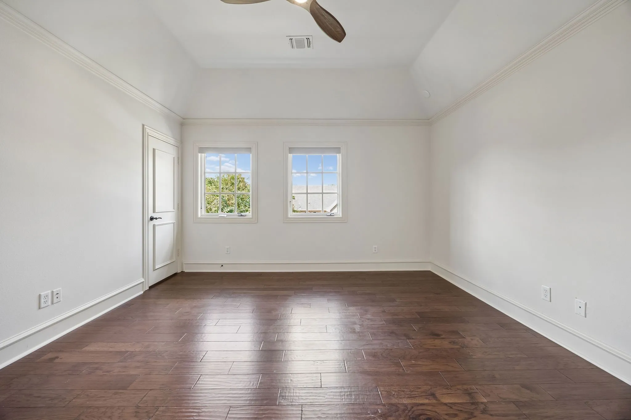 Single Family Residence For Sale in Denton County , 505 King Ranch Road, Southlake, Texas 76092, 5 Bedroom, 5 Bathroom, 3 Garage spaces, 6,568 Sqft, built in 2003, mls#21394903, Real Estate Agent in Southlake, Homes For Sale in Denton county, Homes For Sale in Southlake, Realtor in Southlake Texas, Real Estate Brokerage Independent Realty Texas, Luminita Cordes Realtor