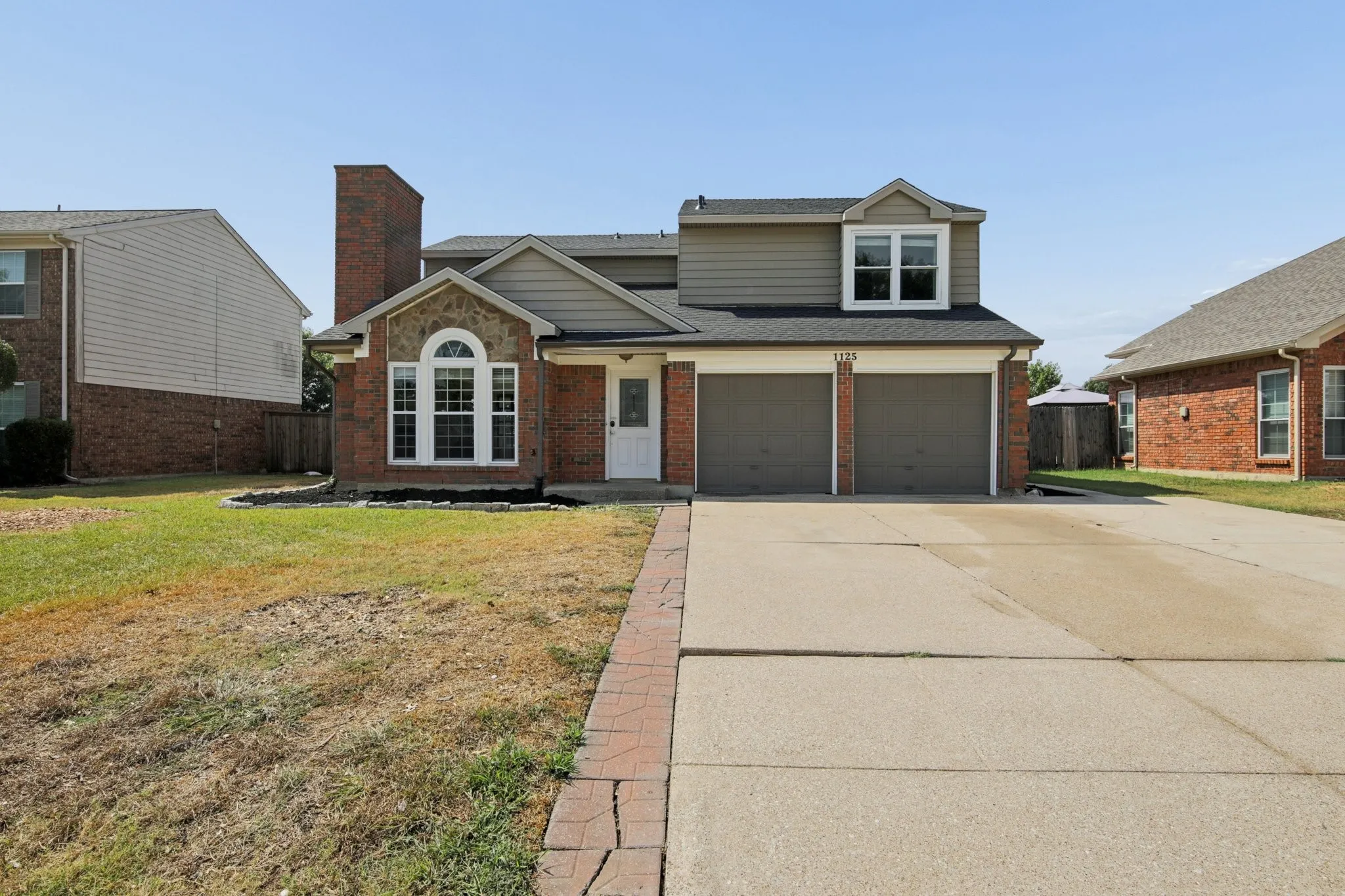 Single Family Residence For Sale in Tarrant County , 1125 Concord Drive, Mansfield, Texas 76063, 4 Bedroom, 3 Bathroom, Garage spaces, 2,002 Sqft, built in 1987, mls#21376704, Real Estate Agent in Mansfield, Homes For Sale in Tarrant county, Homes For Sale in Mansfield, Realtor in Mansfield Texas, Real Estate Brokerage Independent Realty Texas, Luminita Cordes Realtor