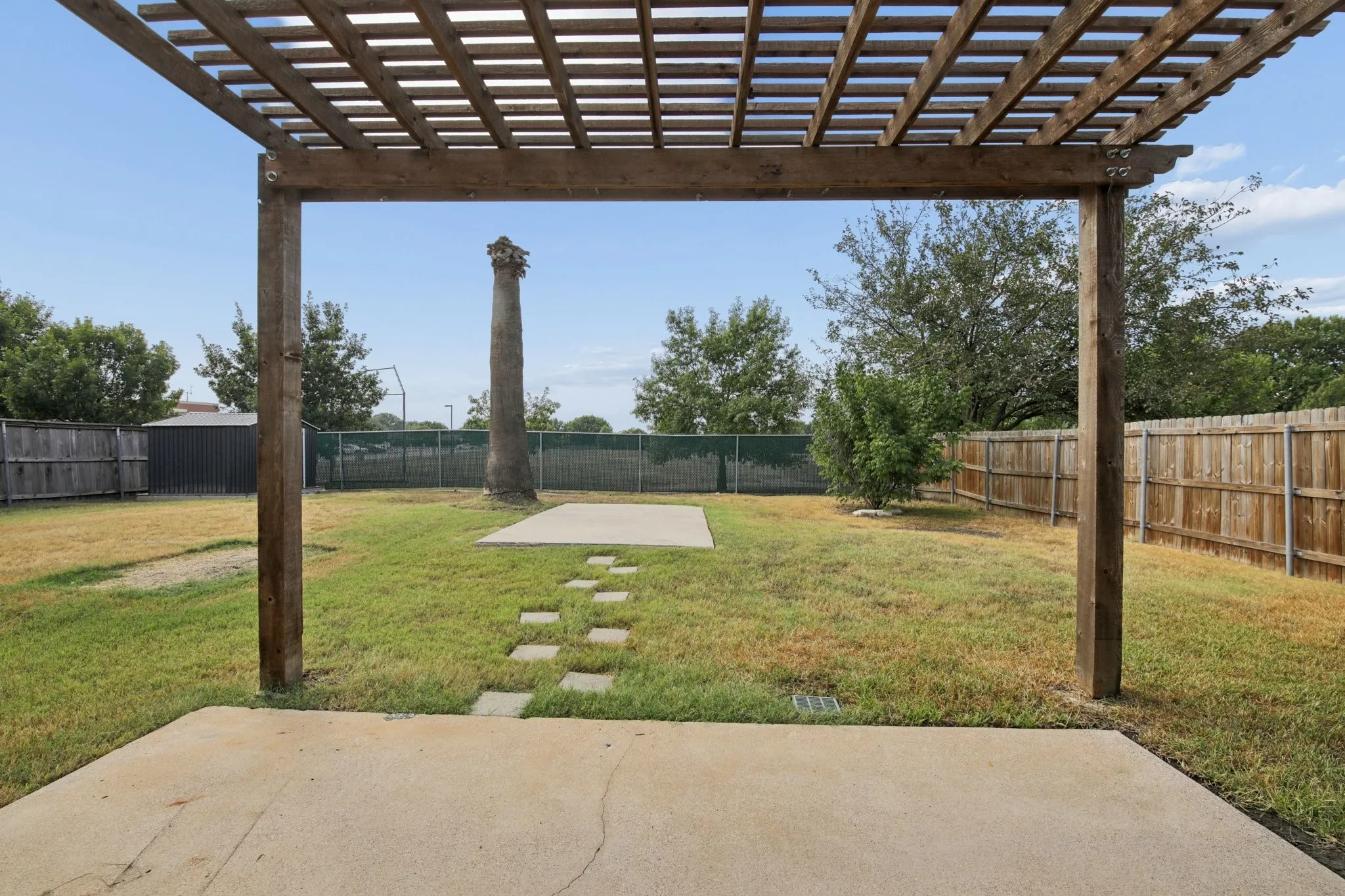Single Family Residence For Sale in Tarrant County , 1125 Concord Drive, Mansfield, Texas 76063, 4 Bedroom, 3 Bathroom, Garage spaces, 2,002 Sqft, built in 1987, mls#21376704, Real Estate Agent in Mansfield, Homes For Sale in Tarrant county, Homes For Sale in Mansfield, Realtor in Mansfield Texas, Real Estate Brokerage Independent Realty Texas, Luminita Cordes Realtor