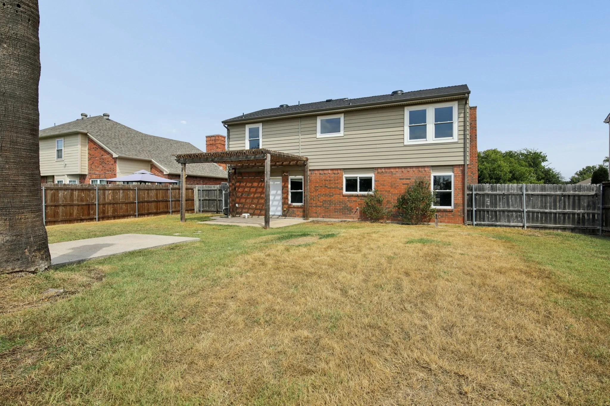 Single Family Residence For Sale in Tarrant County , 1125 Concord Drive, Mansfield, Texas 76063, 4 Bedroom, 3 Bathroom, Garage spaces, 2,002 Sqft, built in 1987, mls#21376704, Real Estate Agent in Mansfield, Homes For Sale in Tarrant county, Homes For Sale in Mansfield, Realtor in Mansfield Texas, Real Estate Brokerage Independent Realty Texas, Luminita Cordes Realtor