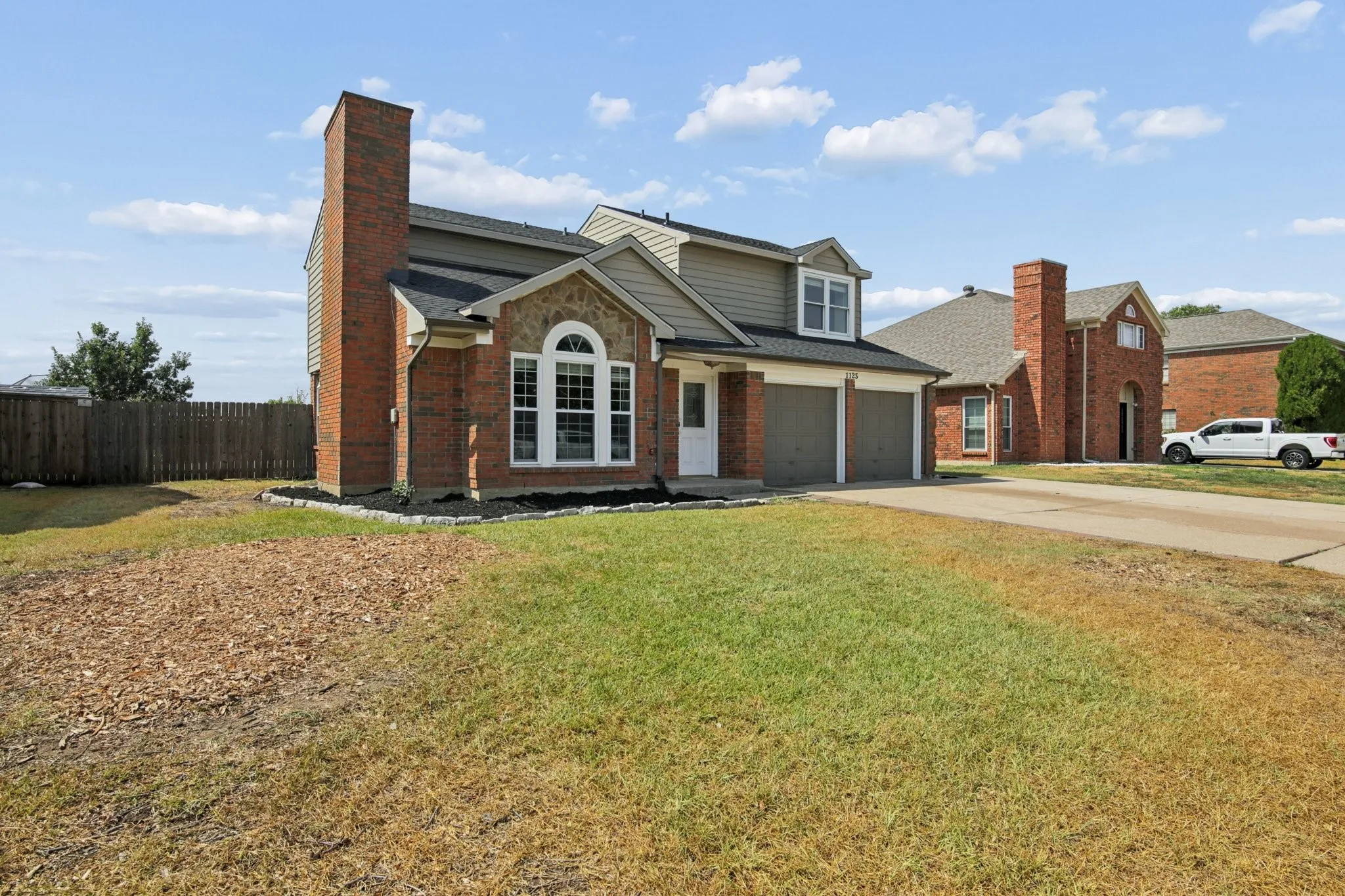 Single Family Residence For Sale in Tarrant County , 1125 Concord Drive, Mansfield, Texas 76063, 4 Bedroom, 3 Bathroom, Garage spaces, 2,002 Sqft, built in 1987, mls#21376704, Real Estate Agent in Mansfield, Homes For Sale in Tarrant county, Homes For Sale in Mansfield, Realtor in Mansfield Texas, Real Estate Brokerage Independent Realty Texas, Luminita Cordes Realtor