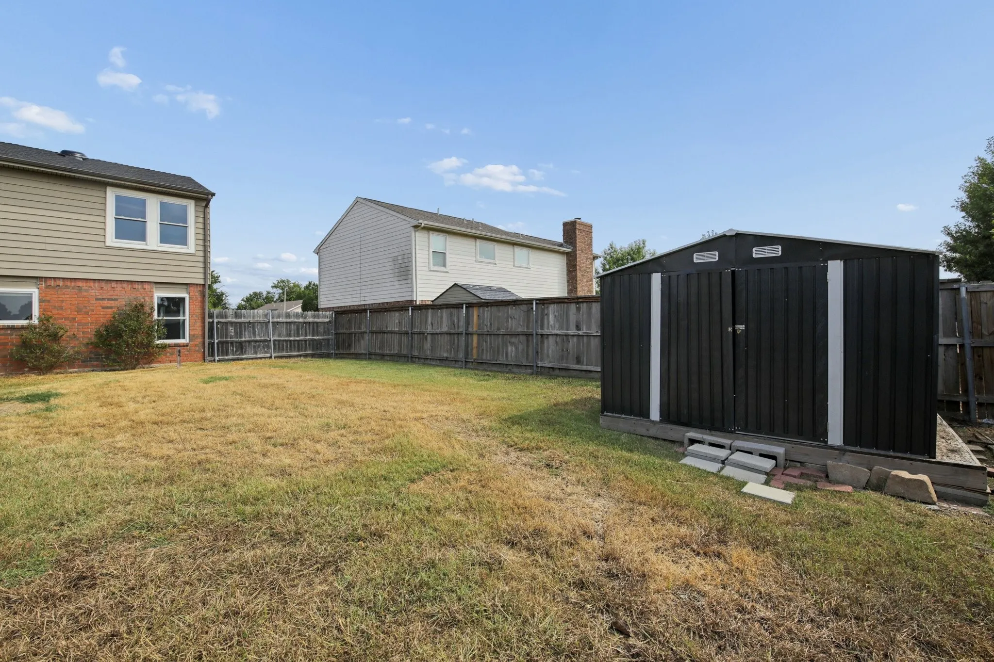 Single Family Residence For Sale in Tarrant County , 1125 Concord Drive, Mansfield, Texas 76063, 4 Bedroom, 3 Bathroom, Garage spaces, 2,002 Sqft, built in 1987, mls#21376704, Real Estate Agent in Mansfield, Homes For Sale in Tarrant county, Homes For Sale in Mansfield, Realtor in Mansfield Texas, Real Estate Brokerage Independent Realty Texas, Luminita Cordes Realtor