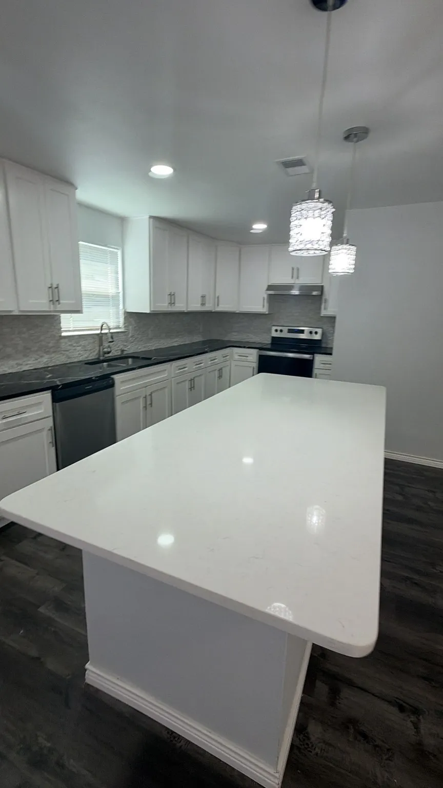Single Family Residence For Sale in Tarrant County , 3513 E Hardeman Street, Fort Worth, Texas 76119, 6 Bedroom, 3 Bathroom, Garage spaces, 2,801 Sqft, built in 1951, mls#21396530, Real Estate Agent in Fort Worth, Homes For Sale in Tarrant county, Homes For Sale in Fort Worth, Realtor in Fort Worth Texas, Real Estate Brokerage Independent Realty Texas, Luminita Cordes Realtor
