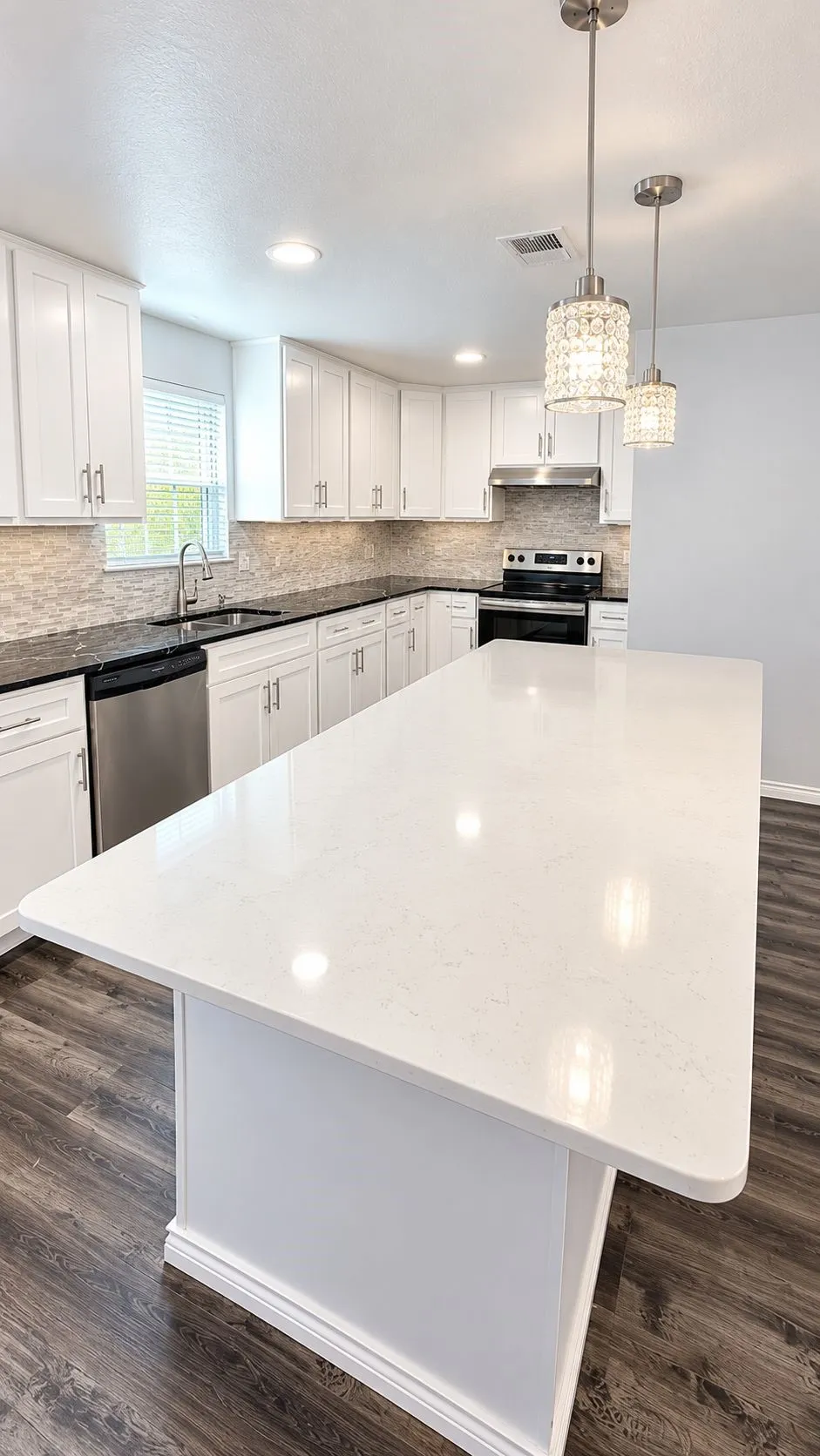 Single Family Residence For Sale in Tarrant County , 3513 Hardeman Street, Fort Worth, Texas 76119, 6 Bedroom, 3 Bathroom, Garage spaces, 2,801 Sqft, built in 1951, mls#21396530, Real Estate Agent in Fort Worth, Homes For Sale in Tarrant county, Homes For Sale in Fort Worth, Realtor in Fort Worth Texas, Real Estate Brokerage Independent Realty Texas, Luminita Cordes Realtor