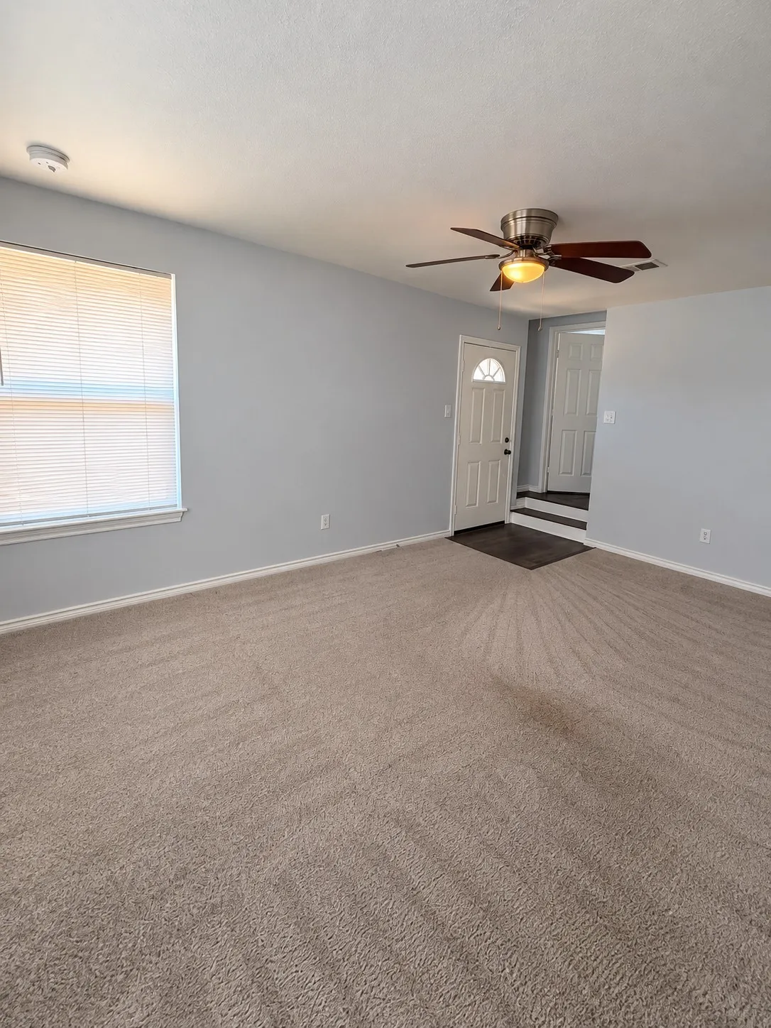Single Family Residence For Sale in Tarrant County , 3513 E Hardeman Street, Fort Worth, Texas 76119, 6 Bedroom, 3 Bathroom, Garage spaces, 2,801 Sqft, built in 1951, mls#21396530, Real Estate Agent in Fort Worth, Homes For Sale in Tarrant county, Homes For Sale in Fort Worth, Realtor in Fort Worth Texas, Real Estate Brokerage Independent Realty Texas, Luminita Cordes Realtor