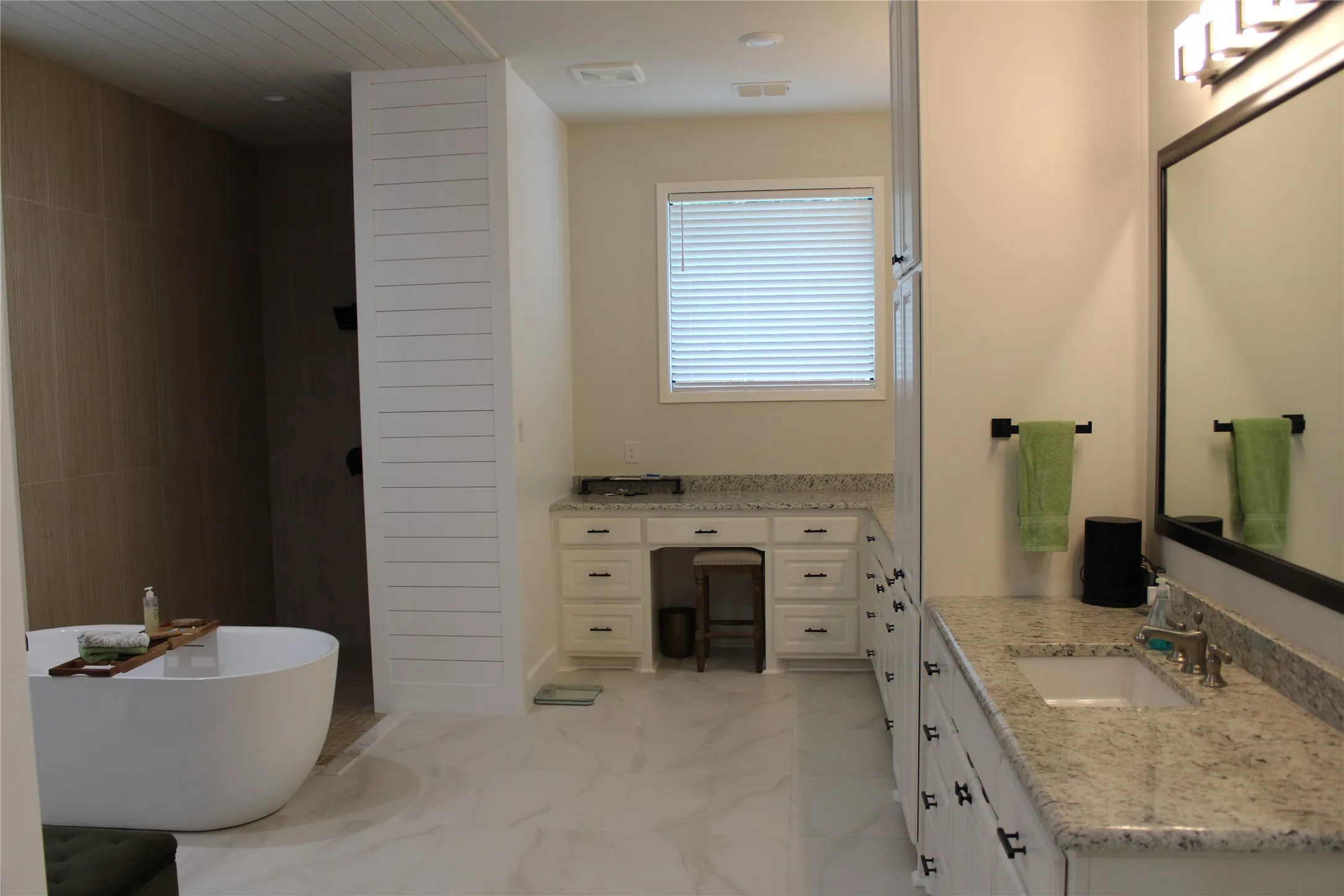 Single Family Residence For Sale in Rockwall County , 333 Renaissance Lane, Heath, Texas 75032, 4 Bedroom, 4 Bathroom, 3 Garage spaces, 5,509 Sqft, built in 2021, mls#21396533, Real Estate Agent in Heath, Homes For Sale in Rockwall county, Homes For Sale in Heath, Realtor in Heath Texas, Real Estate Brokerage Independent Realty Texas, Luminita Cordes Realtor