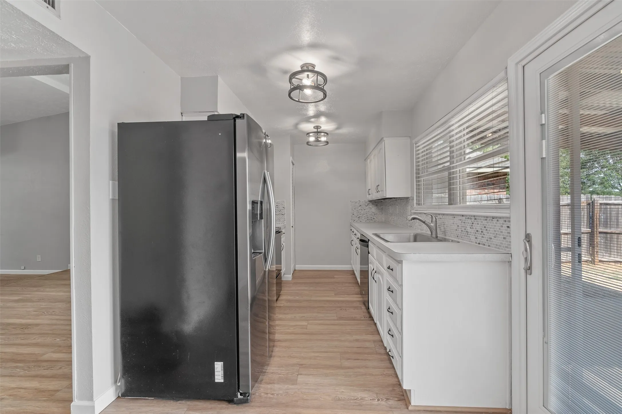 Single Family Residence For Sale in Dallas County , 1418 Paris Drive, Garland, Texas 75040, 3 Bedroom, 2 Bathroom, Garage spaces, 1,820 Sqft, built in 1977, mls#21393353, Real Estate Agent in Garland, Homes For Sale in Dallas county, Homes For Sale in Garland, Realtor in Garland Texas, Real Estate Brokerage Independent Realty Texas, Luminita Cordes Realtor