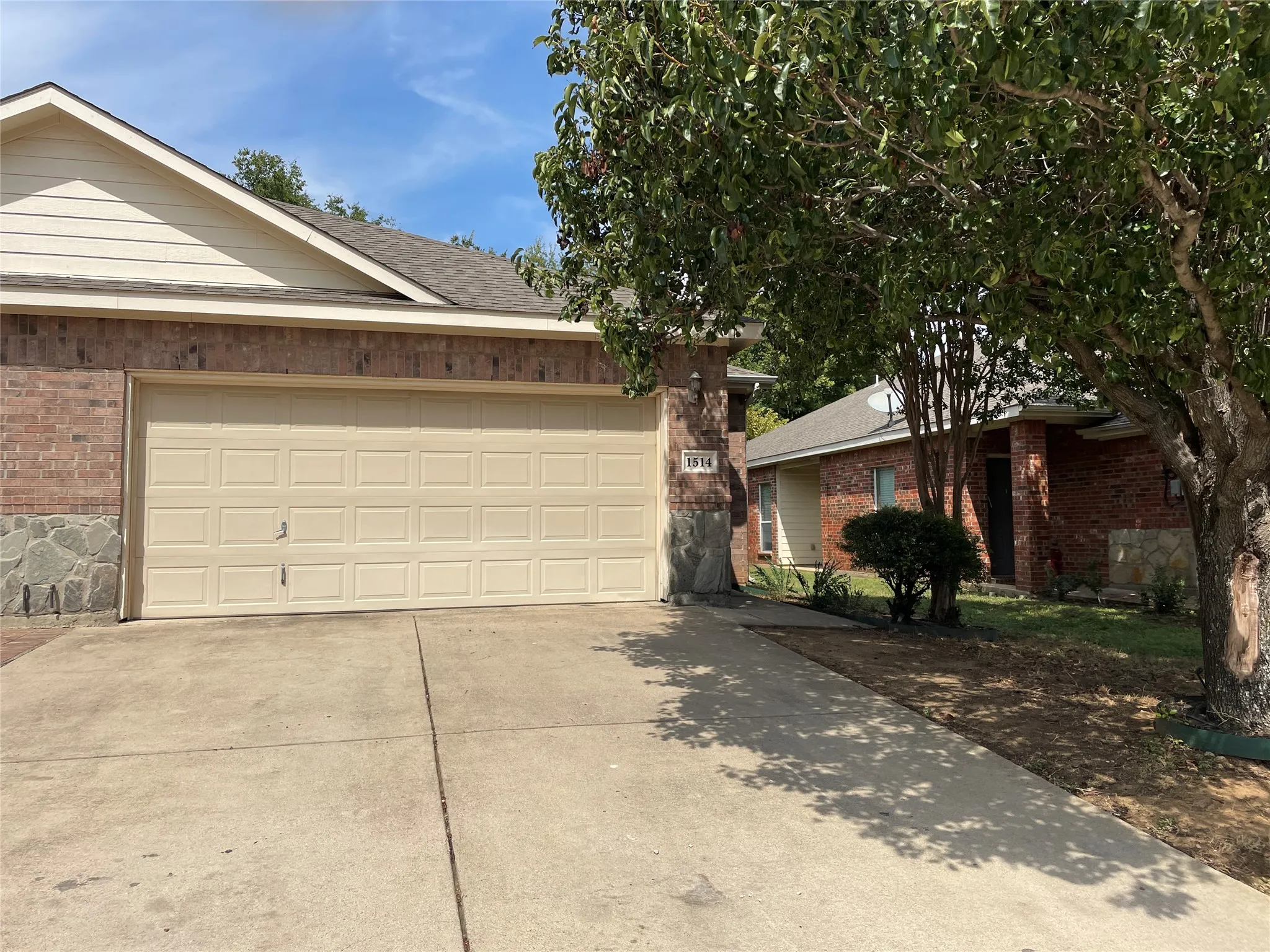 Duplex For Rent