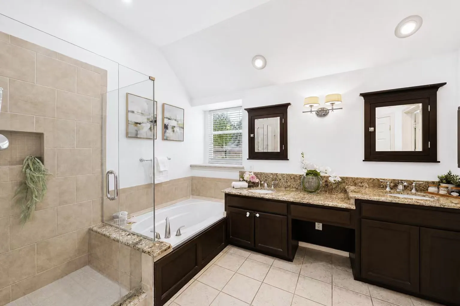 Single Family Residence For Rent in Collin County , 306 Fairfax Drive, Allen, Texas 75013, 4 Bedroom, 2 Bathroom, 2 Garage spaces, 2,182 Sqft, built in 1994, mls#21396542, Real Estate Agent in Allen, Homes For Rent in Collin county, Homes For Rent in Allen, Realtor in Allen Texas, Real Estate Brokerage Independent Realty Texas, Luminita Cordes Realtor