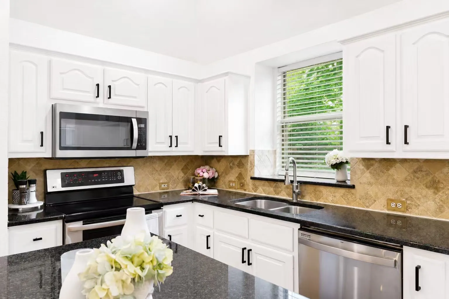 Single Family Residence For Rent in Collin County , 306 Fairfax Drive, Allen, Texas 75013, 4 Bedroom, 2 Bathroom, 2 Garage spaces, 2,182 Sqft, built in 1994, mls#21396542, Real Estate Agent in Allen, Homes For Rent in Collin county, Homes For Rent in Allen, Realtor in Allen Texas, Real Estate Brokerage Independent Realty Texas, Luminita Cordes Realtor